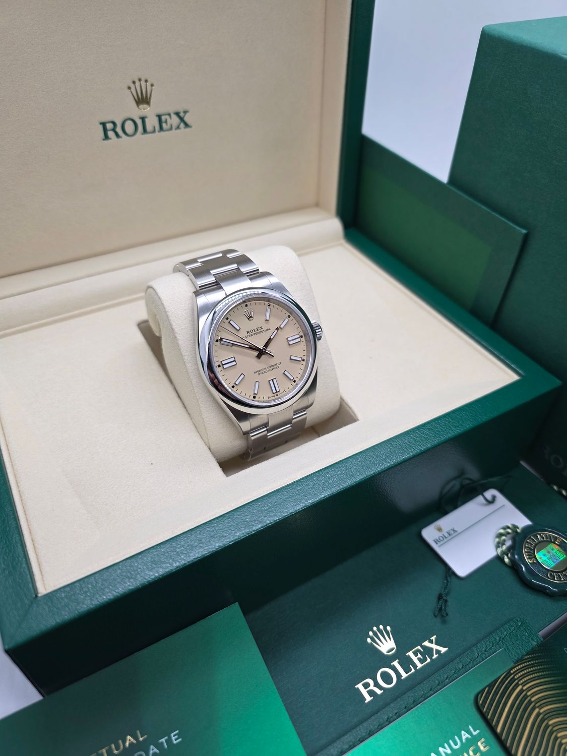 Rolex Oyster Perpetual Beige 41mm, Ref 134300 - 2025 Full Set virtually Unworn