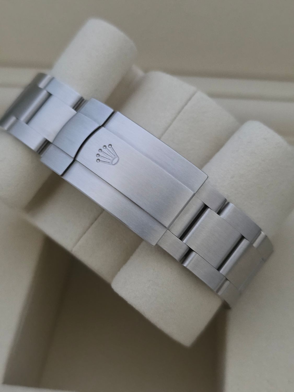 Rolex Oyster Perpetual Beige 41mm, Ref 134300 - 2025 Full Set virtually Unworn