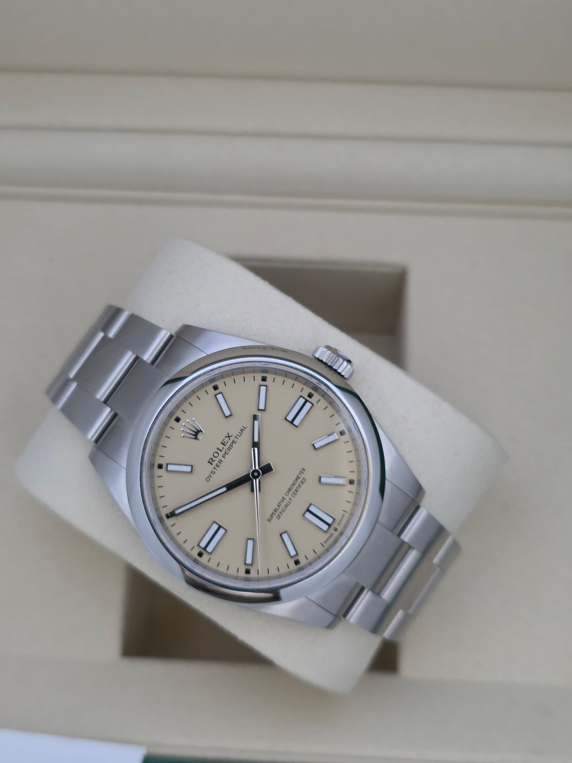 Rolex Oyster Perpetual Beige 41mm, Ref 134300 - 2025 Full Set virtually Unworn