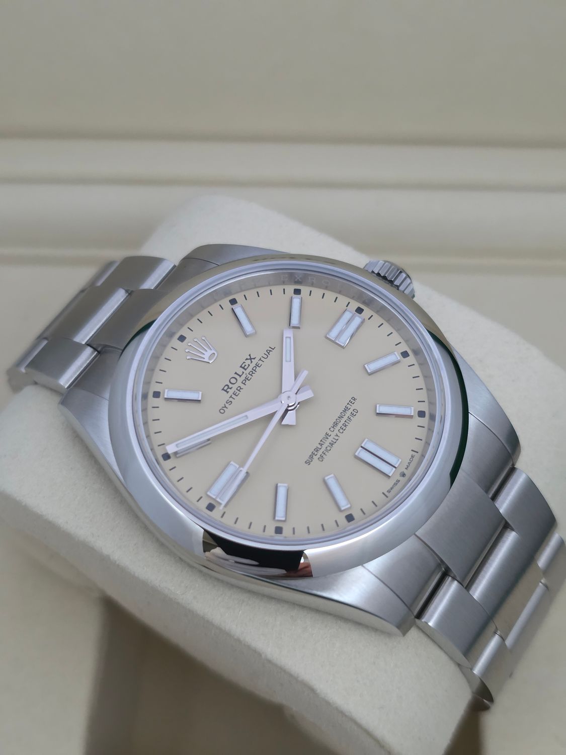 Rolex Oyster Perpetual Beige 41mm, Ref 134300 - 2025 Full Set virtually Unworn