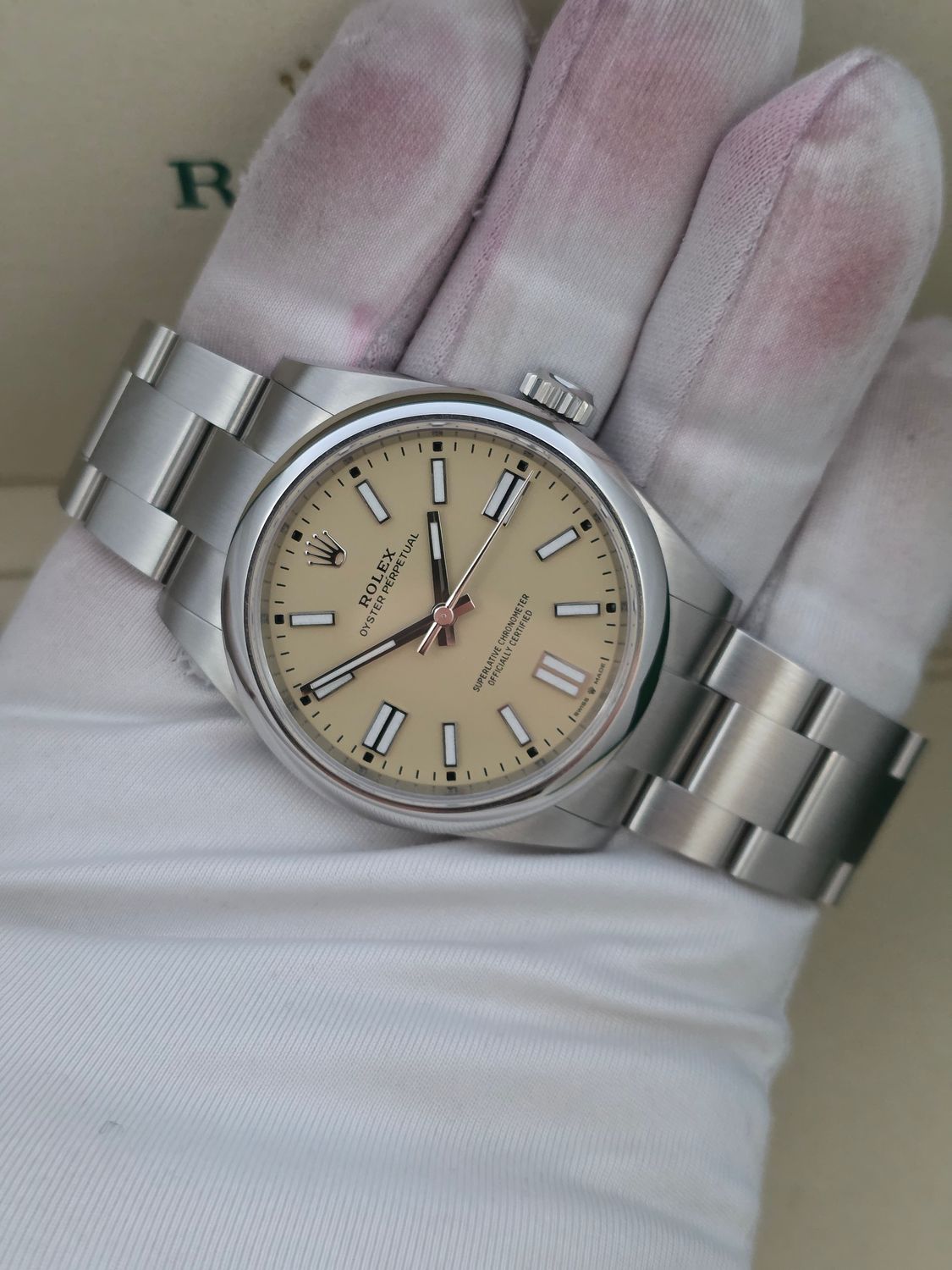 Rolex Oyster Perpetual Beige 41mm, Ref 134300 - 2025 Full Set virtually Unworn