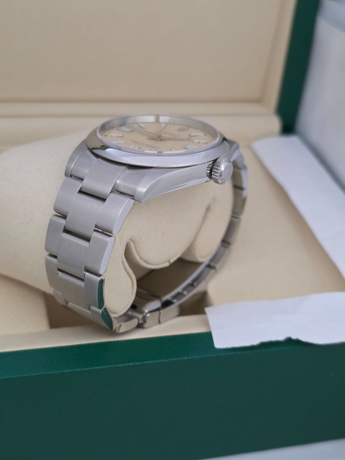 Rolex Oyster Perpetual Beige 41mm, Ref 134300 - 2025 Full Set virtually Unworn