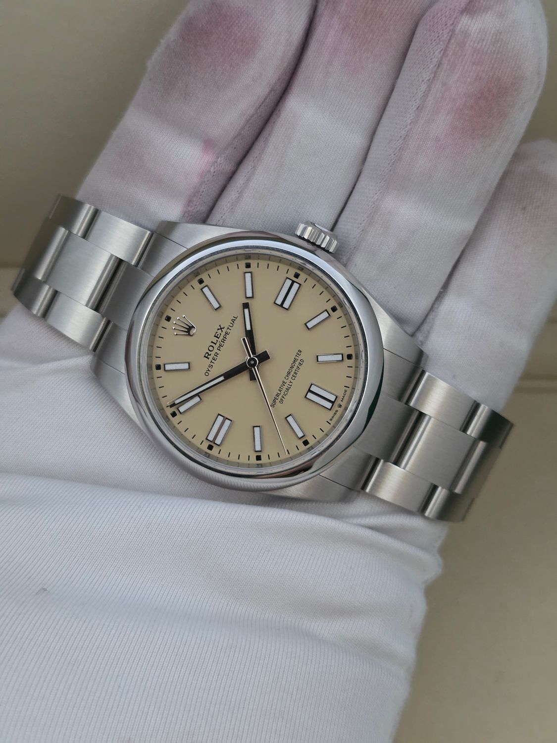 Rolex Oyster Perpetual Beige 41mm, Ref 134300 - 2025 Full Set virtually Unworn