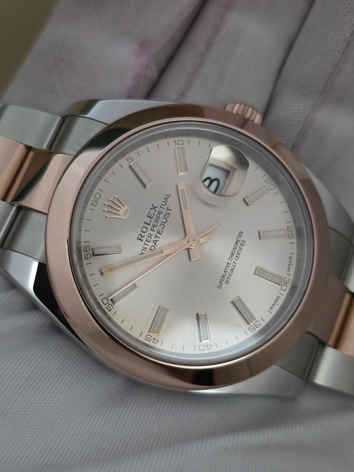 Rolex Datejust 41mm 126301 Watch, Sundust Dial Steel &amp; Everose, 2021 Full Set