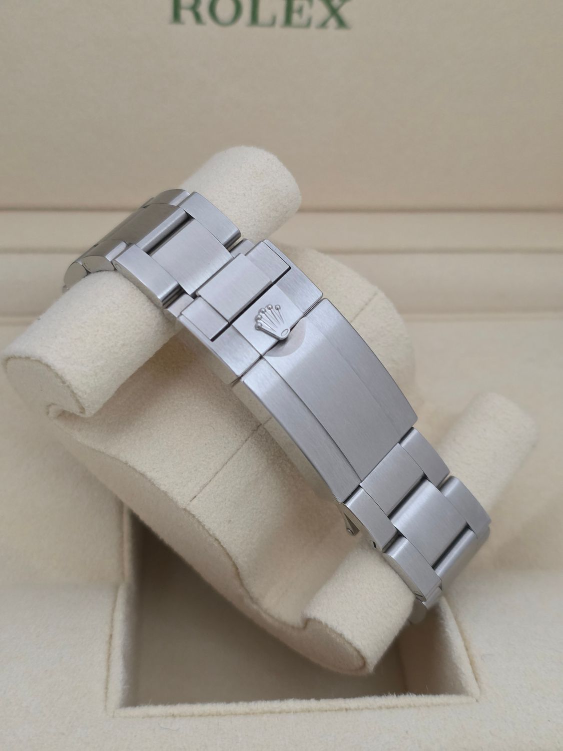 Rolex Explorer II 226570 White Polar Watch Unpolished - 2022 Full Set