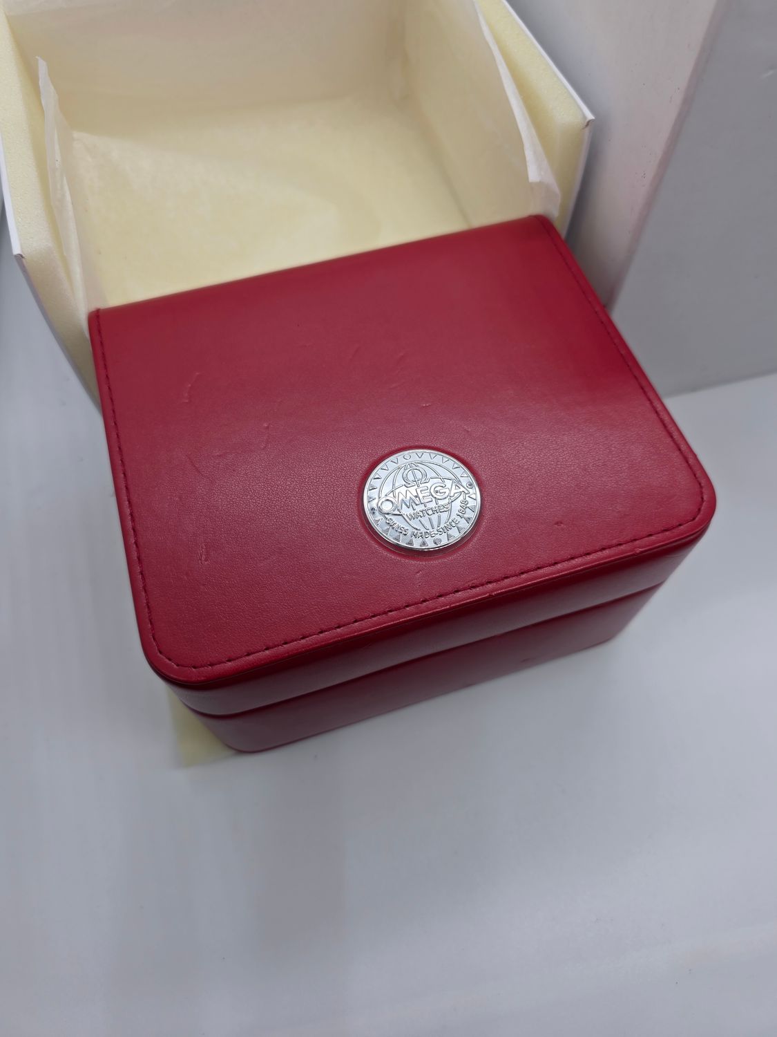 OMEGA Speedmaster Racing Black Watch - 326.30.40.50.01.001, Box &amp; Papers