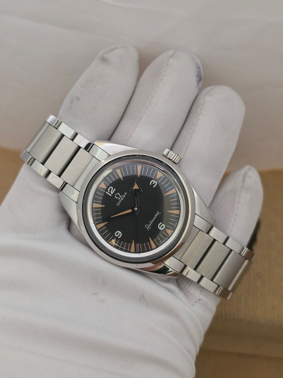 OMEGA Railmaster Trilogy 1957 60th Anniversary Black Watch - 220.10.38.20.01.002