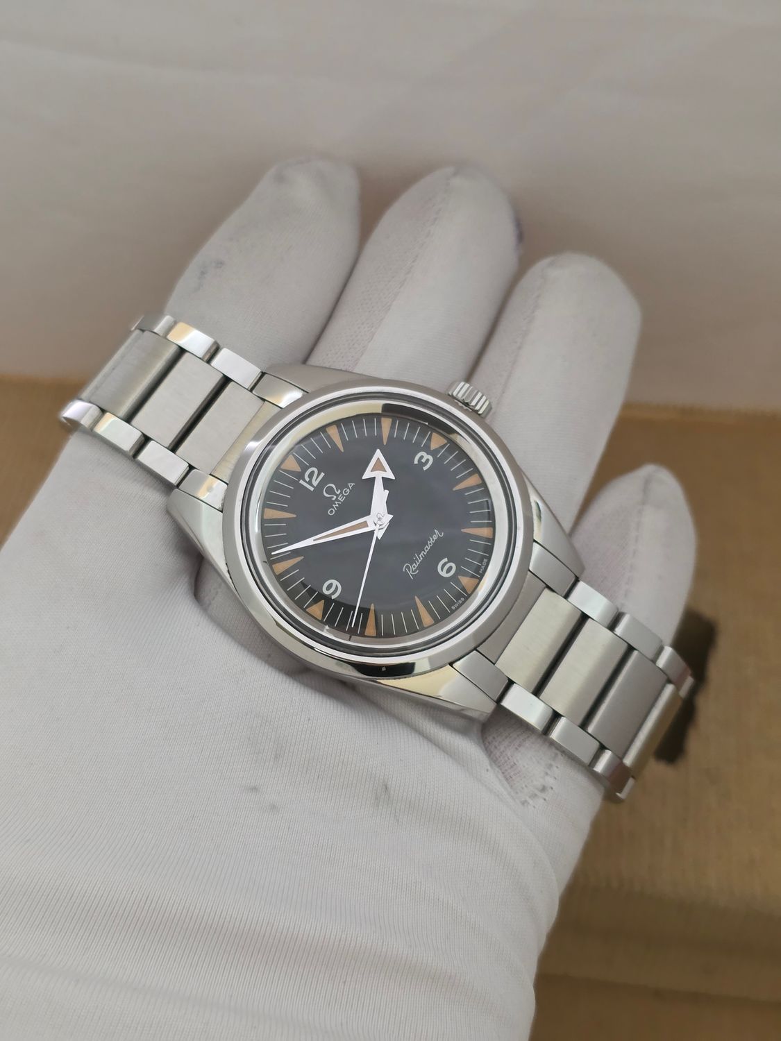 OMEGA Railmaster Trilogy 1957 60th Anniversary Black Watch - 220.10.38.20.01.002