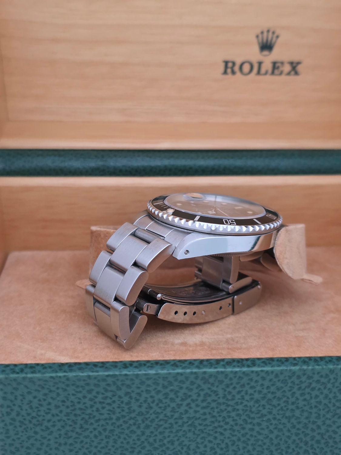 Rolex Submariner Date 168000, Black Watch - Rare &amp; Unpolished condition