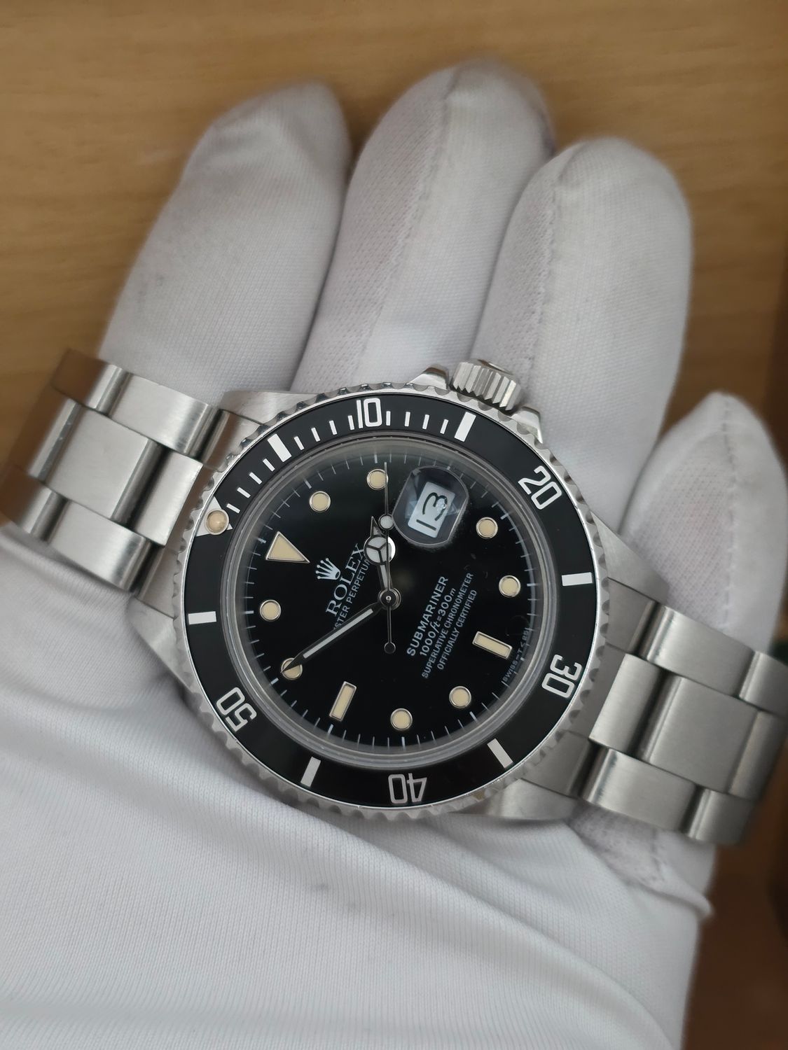 Rolex Submariner Date 168000, Black Watch - Rare &amp; Unpolished condition