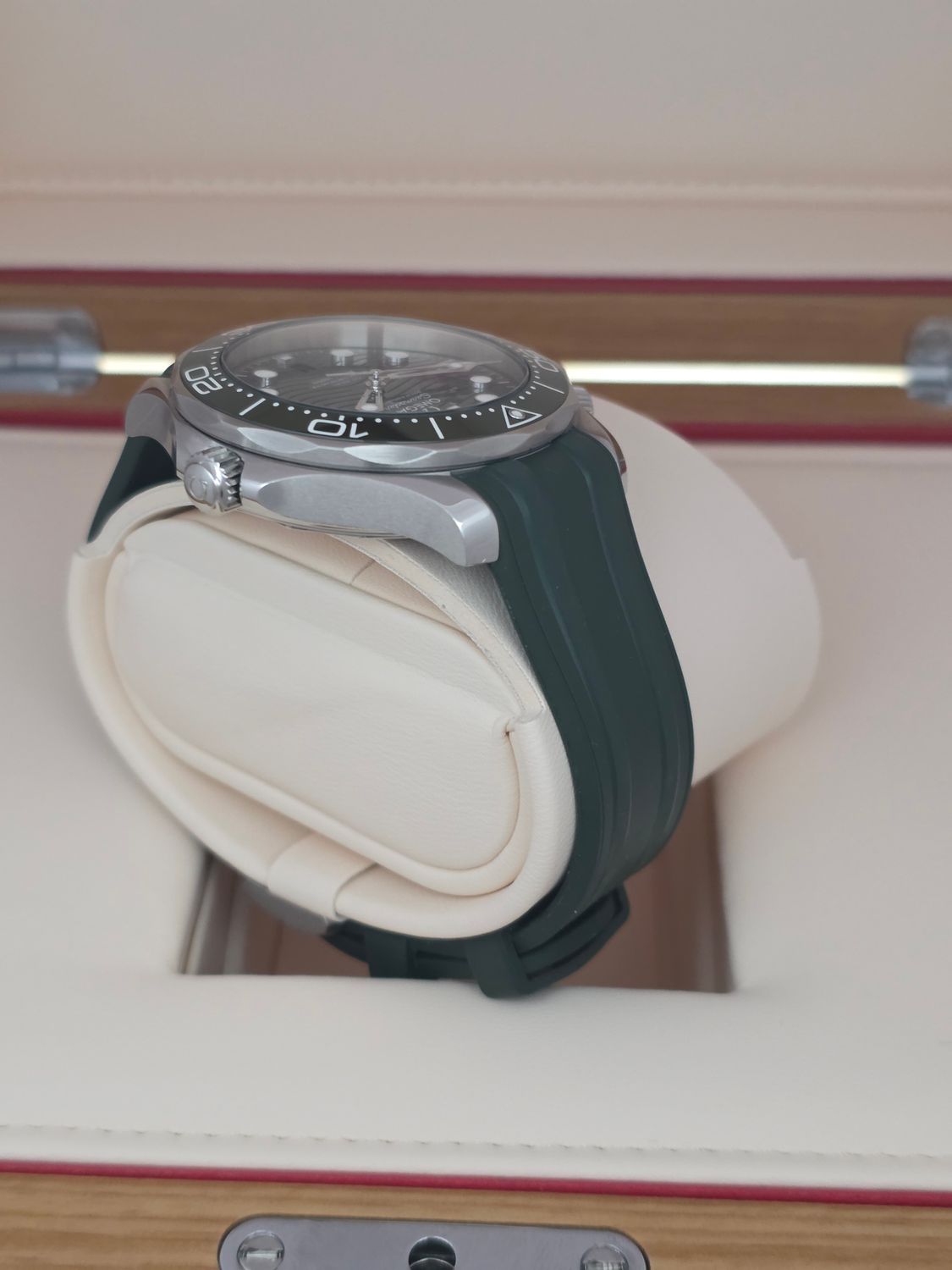 OMEGA Seamaster Diver 300m Green Watch - 210.32.42.20.10.001, 2022 Full Set