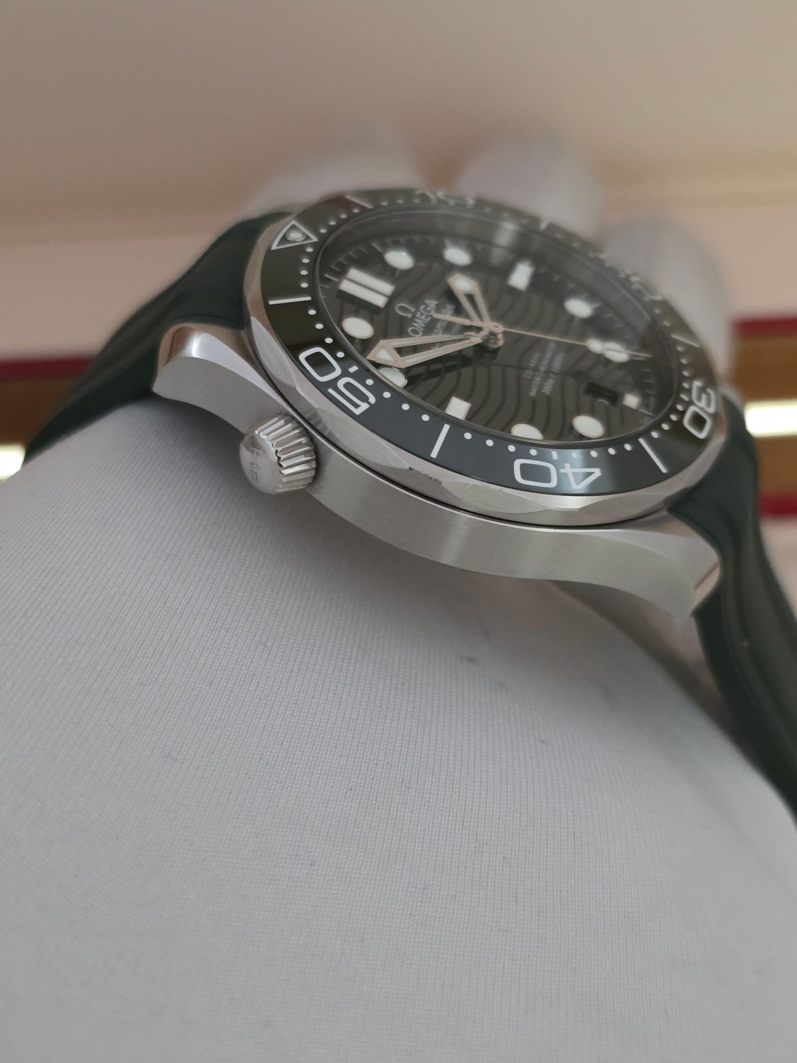 OMEGA Seamaster Diver 300m Green Watch - 210.32.42.20.10.001, 2022 Full Set