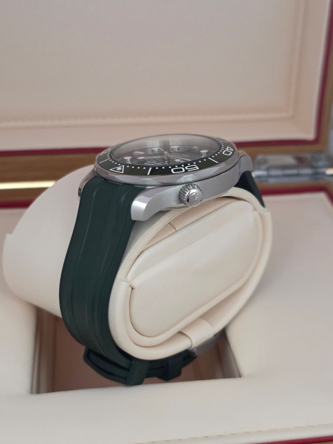 OMEGA Seamaster Diver 300m Green Watch - 210.32.42.20.10.001, 2022 Full Set