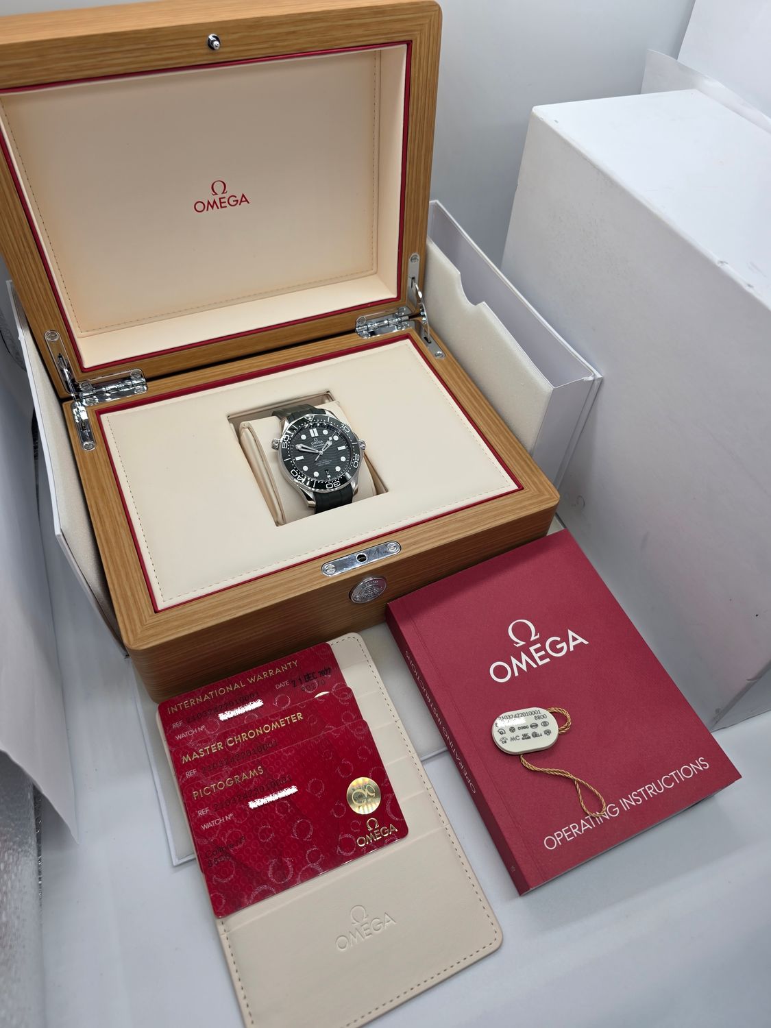 OMEGA Seamaster Diver 300m Green Watch - 210.32.42.20.10.001, 2022 Full Set