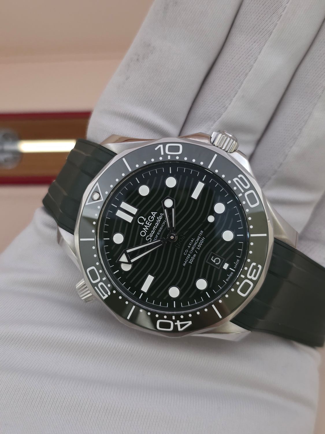 OMEGA Seamaster Diver 300m Green Watch - 210.32.42.20.10.001, 2022 Full Set