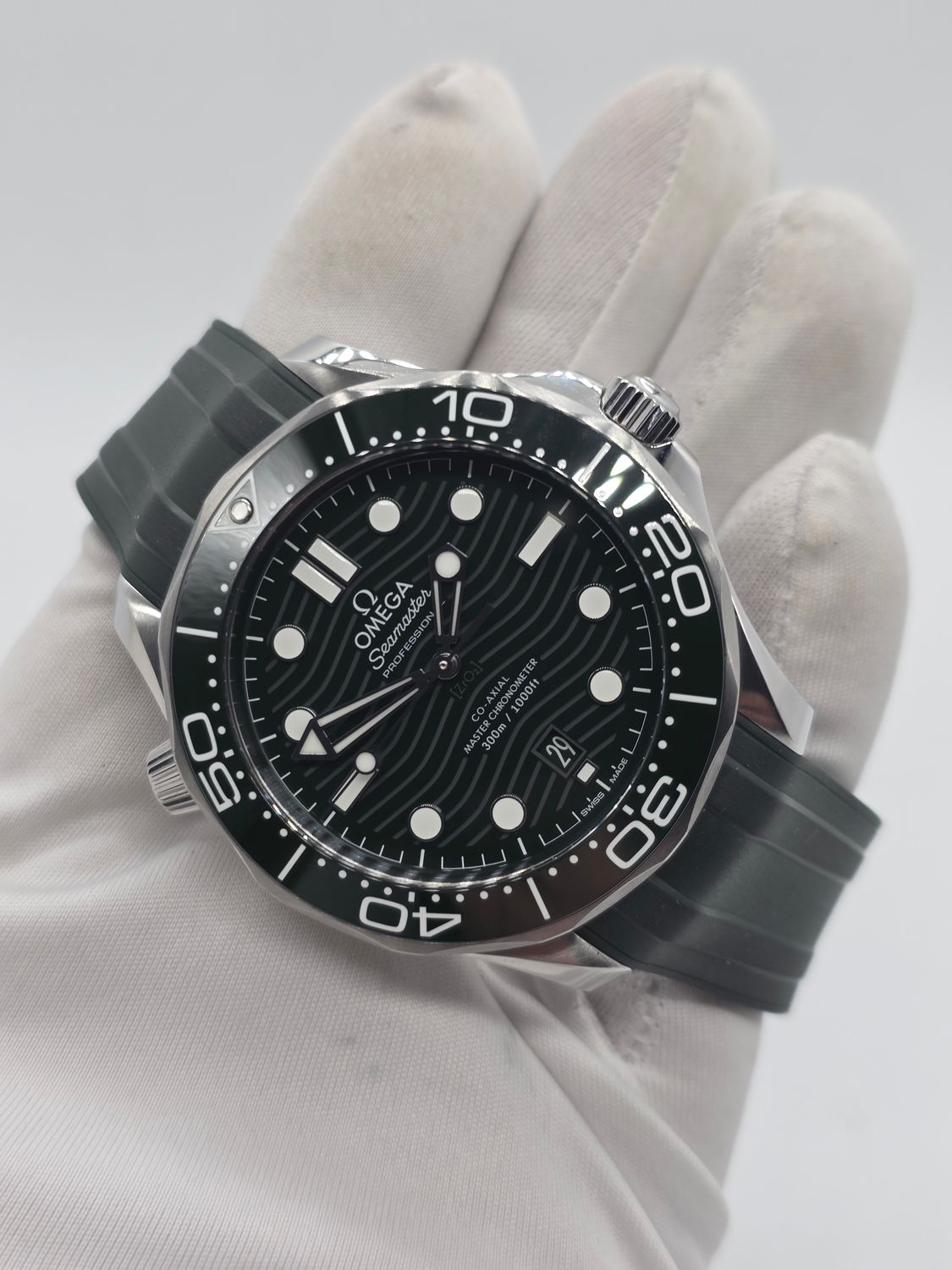 OMEGA Seamaster Diver 300m Green Watch - 210.32.42.20.10.001, 2022 Full Set