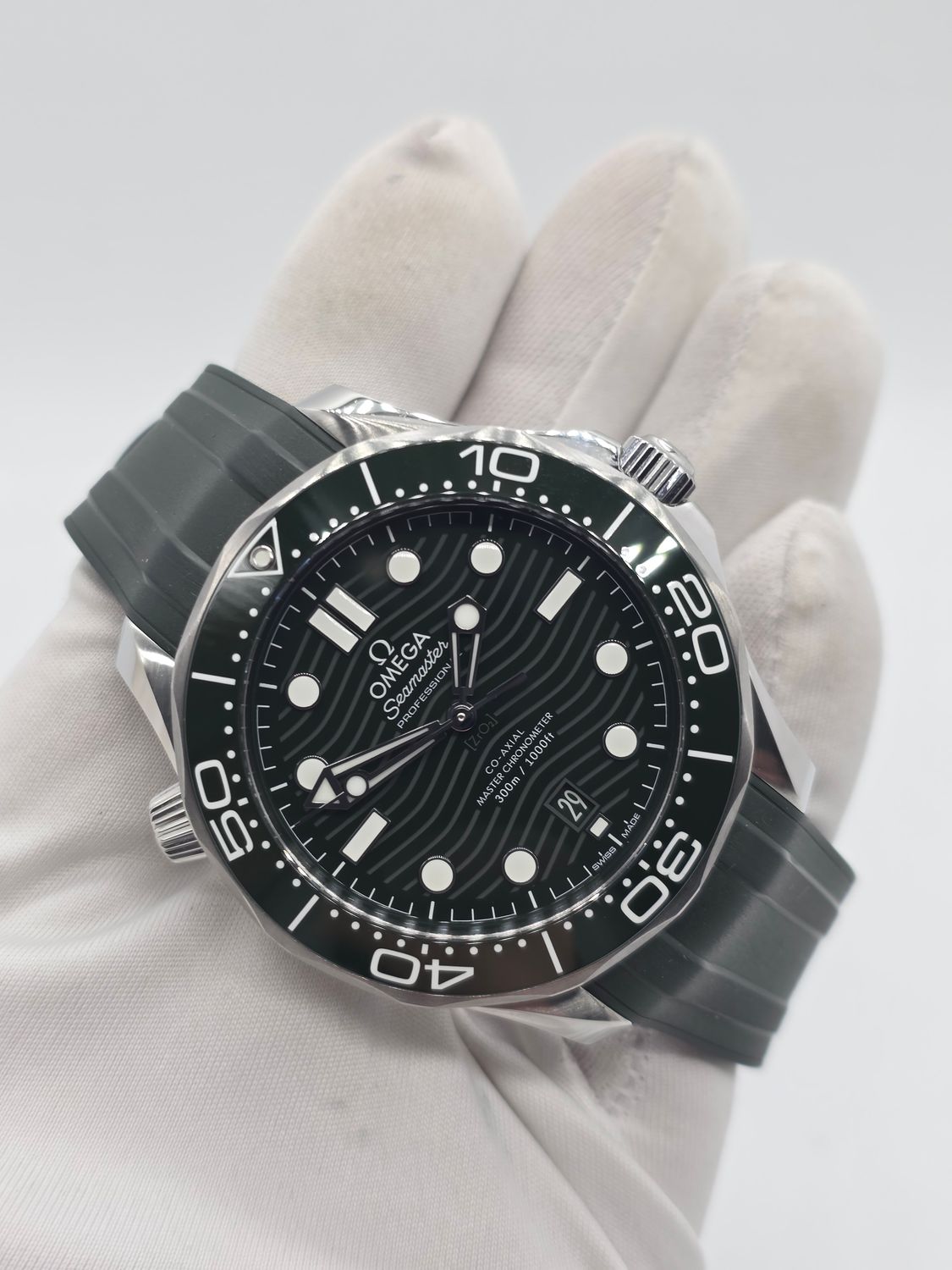 OMEGA Seamaster Diver 300m Green Watch - 210.32.42.20.10.001, 2022 Full Set