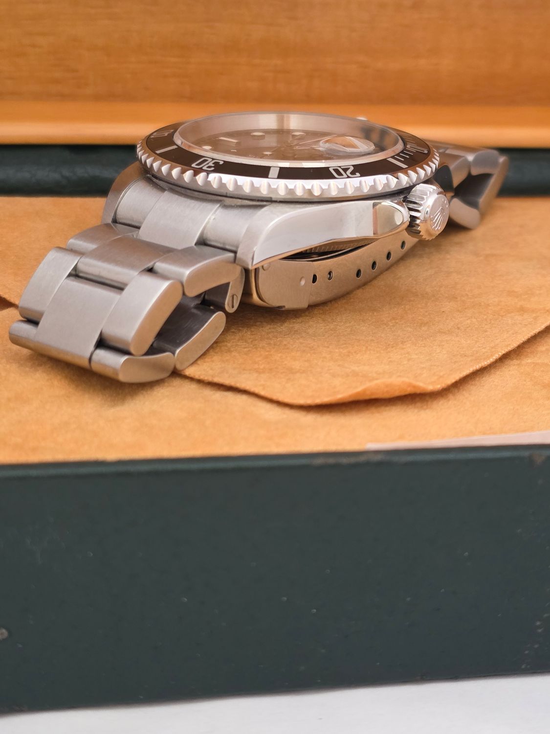 Rolex Submariner Date 16610 40mm Black Bezel, Circa 2003