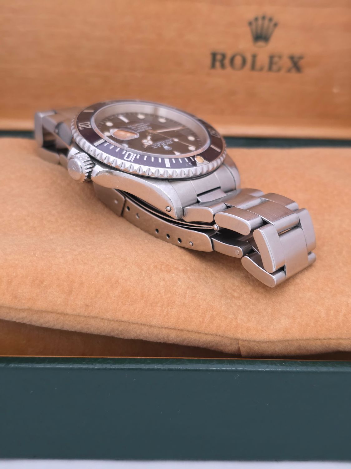 Rolex Submariner Date 16610 40mm Black Bezel, 1998 Full Set