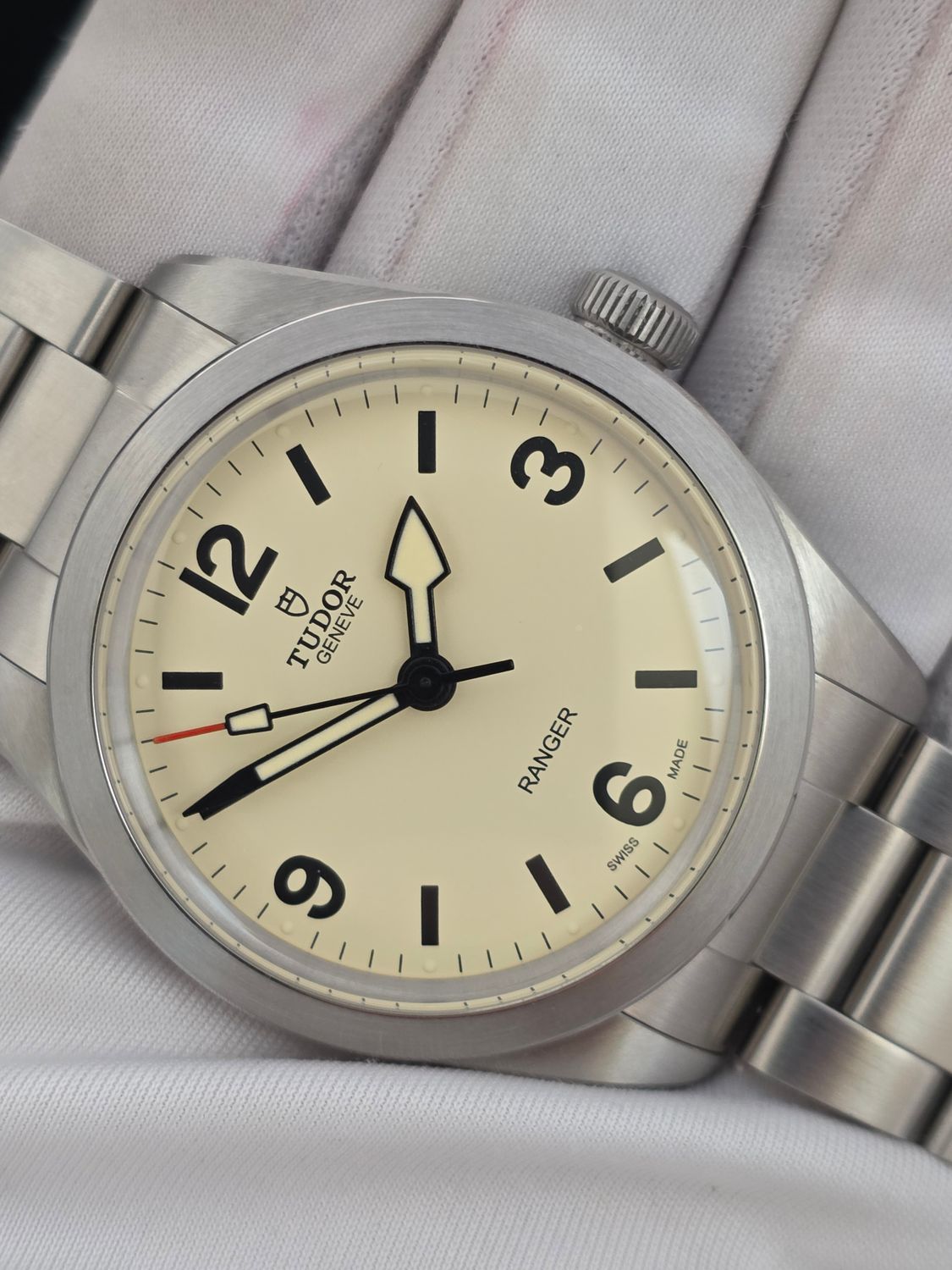 TUDOR Ranger 79950 Dune/Beige Dial 39mm 2026 Full Set, Super Sharp Condition