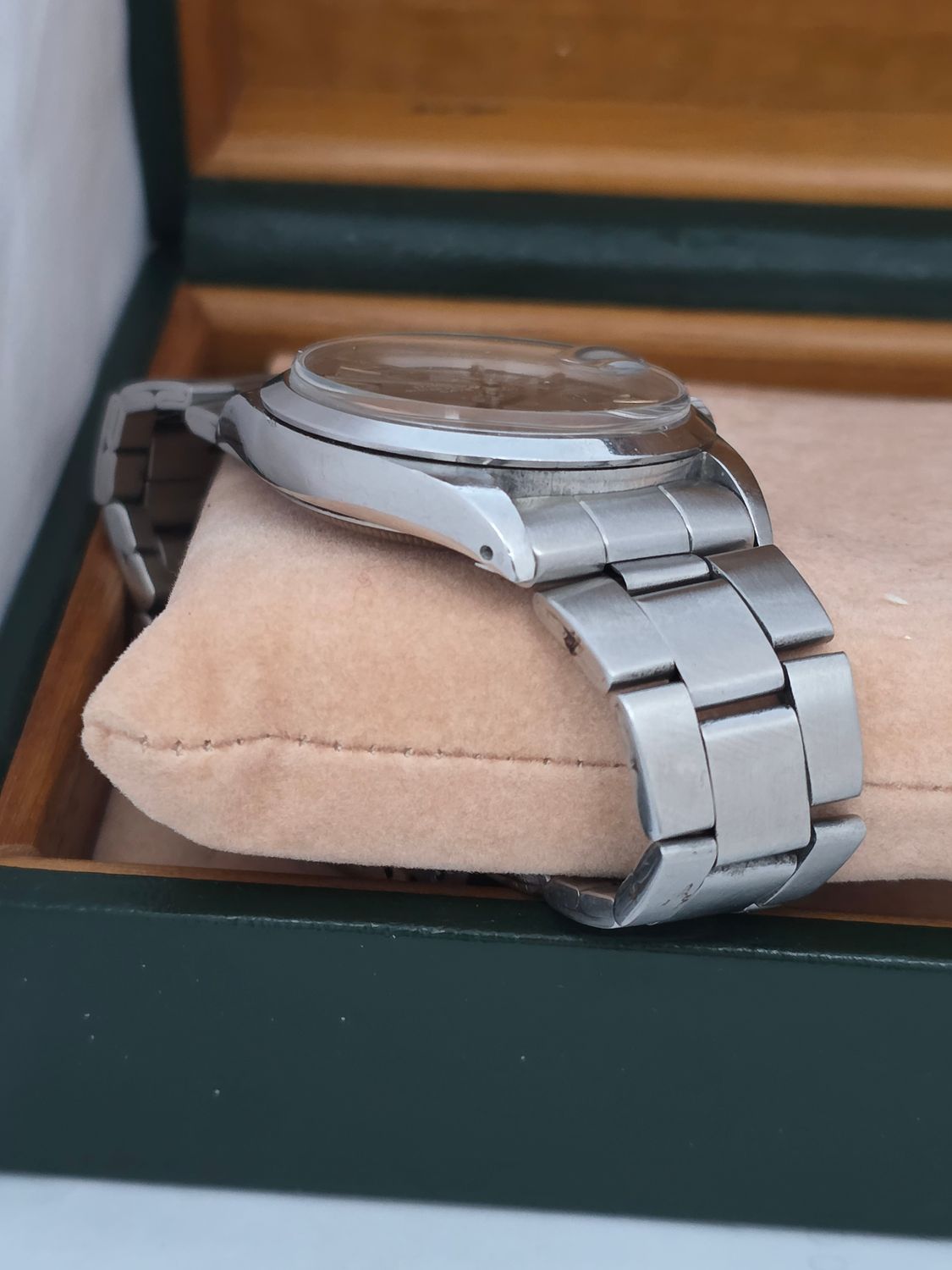 Rolex Oyster Perpetual Date Ref 1500 Rare Grey 'Rail Dial', Circa 1971