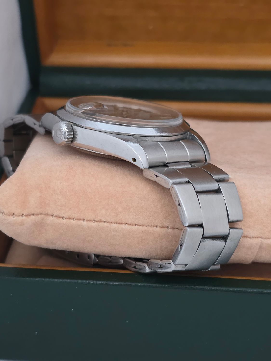 Rolex Oyster Perpetual Date Ref 1500 Rare Grey 'Rail Dial', Circa 1971