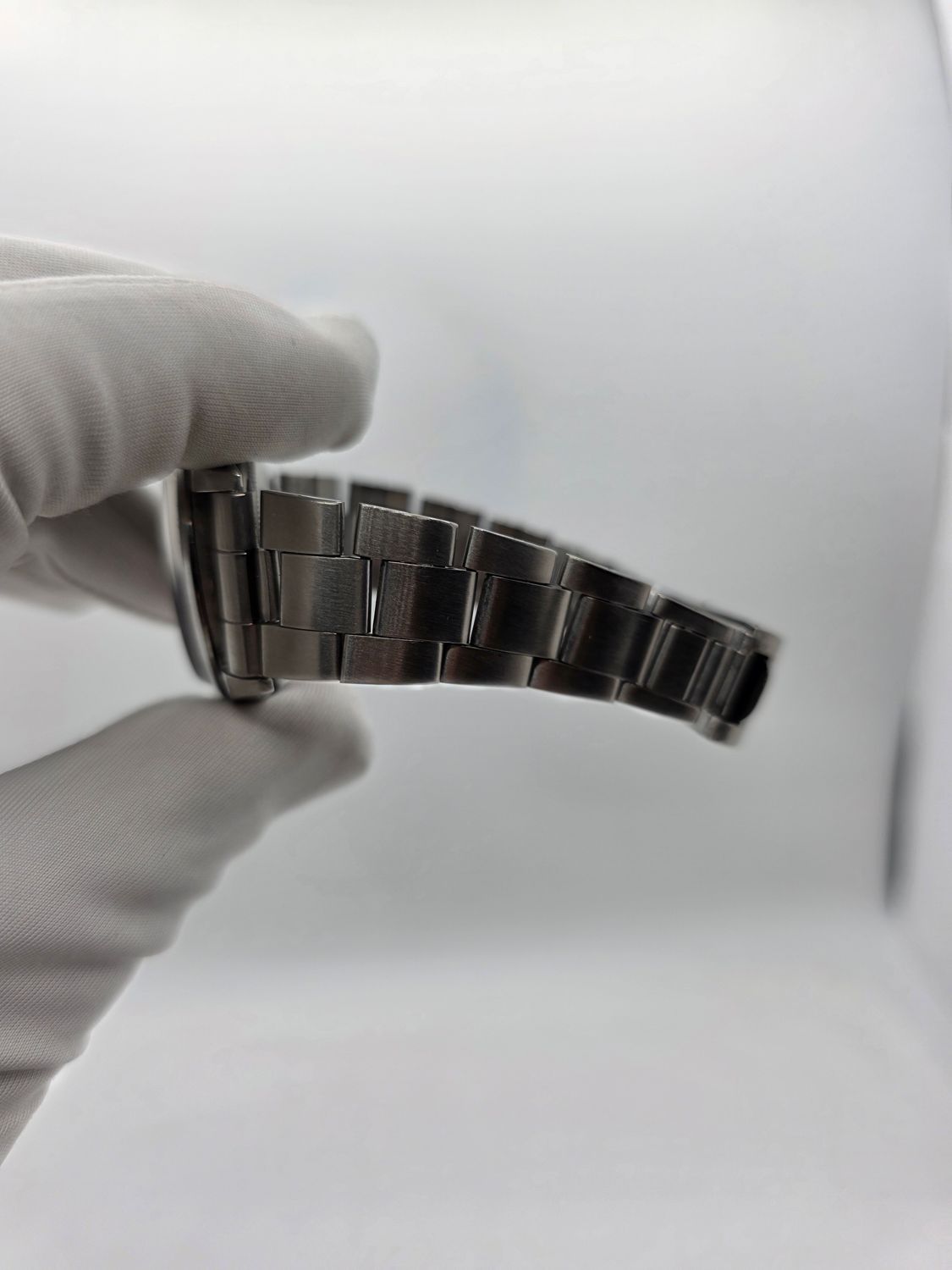 Rolex Oyster Perpetual Date Ref 1500 Rare Grey 'Rail Dial', Circa 1971