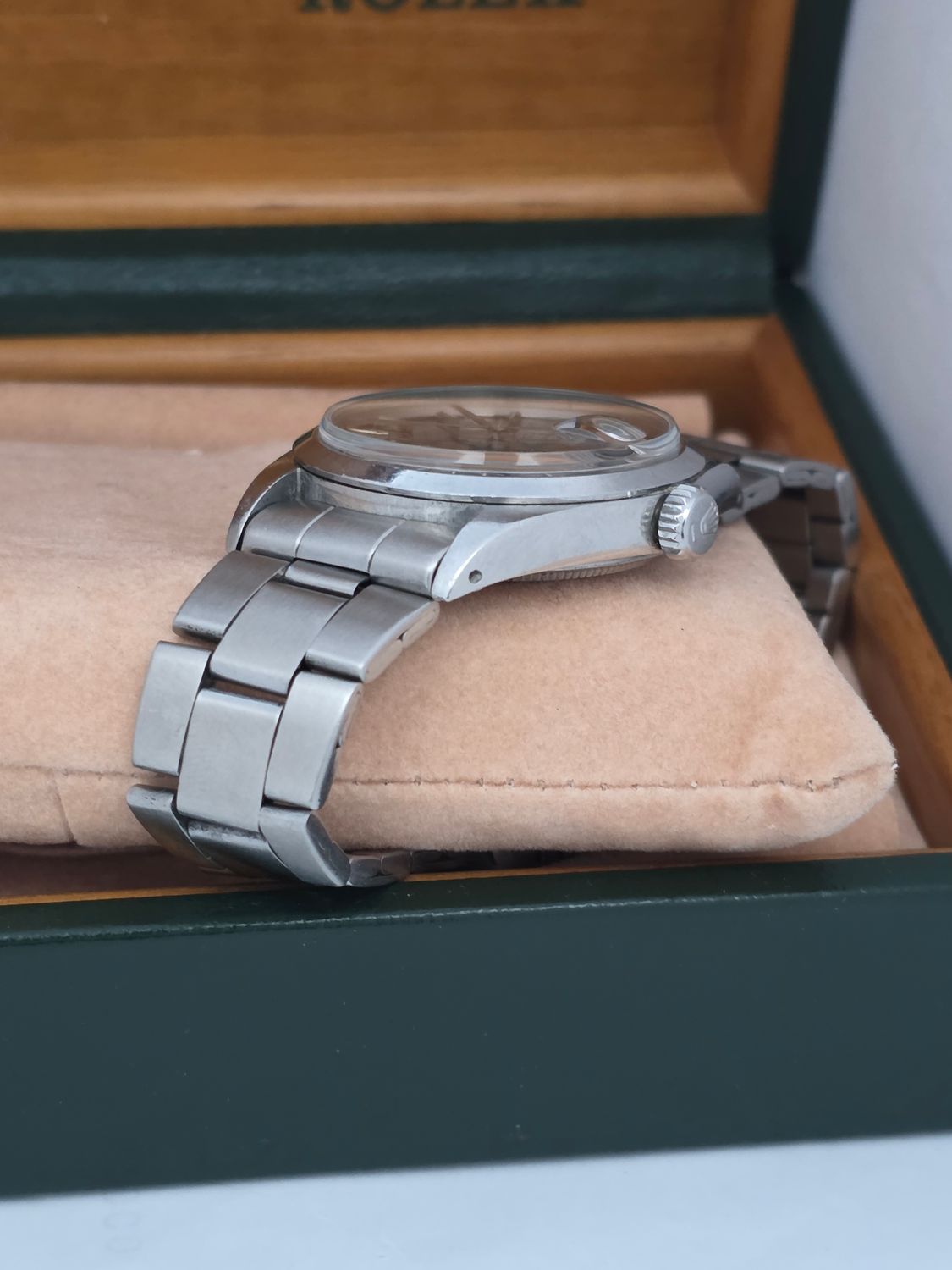 Rolex Oyster Perpetual Date Ref 1500 Rare Grey 'Rail Dial', Circa 1971