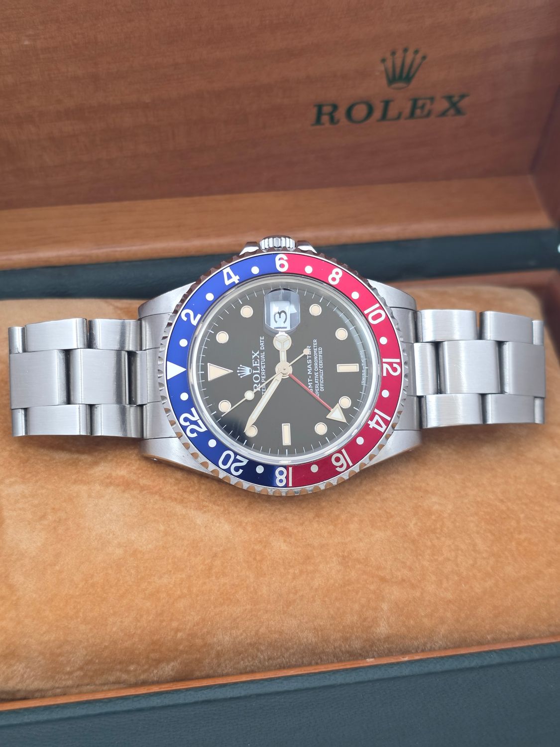 Rolex GMT Master 16700 'Pepsi Dial' - 1991 Box &amp; Papers, Unpolished