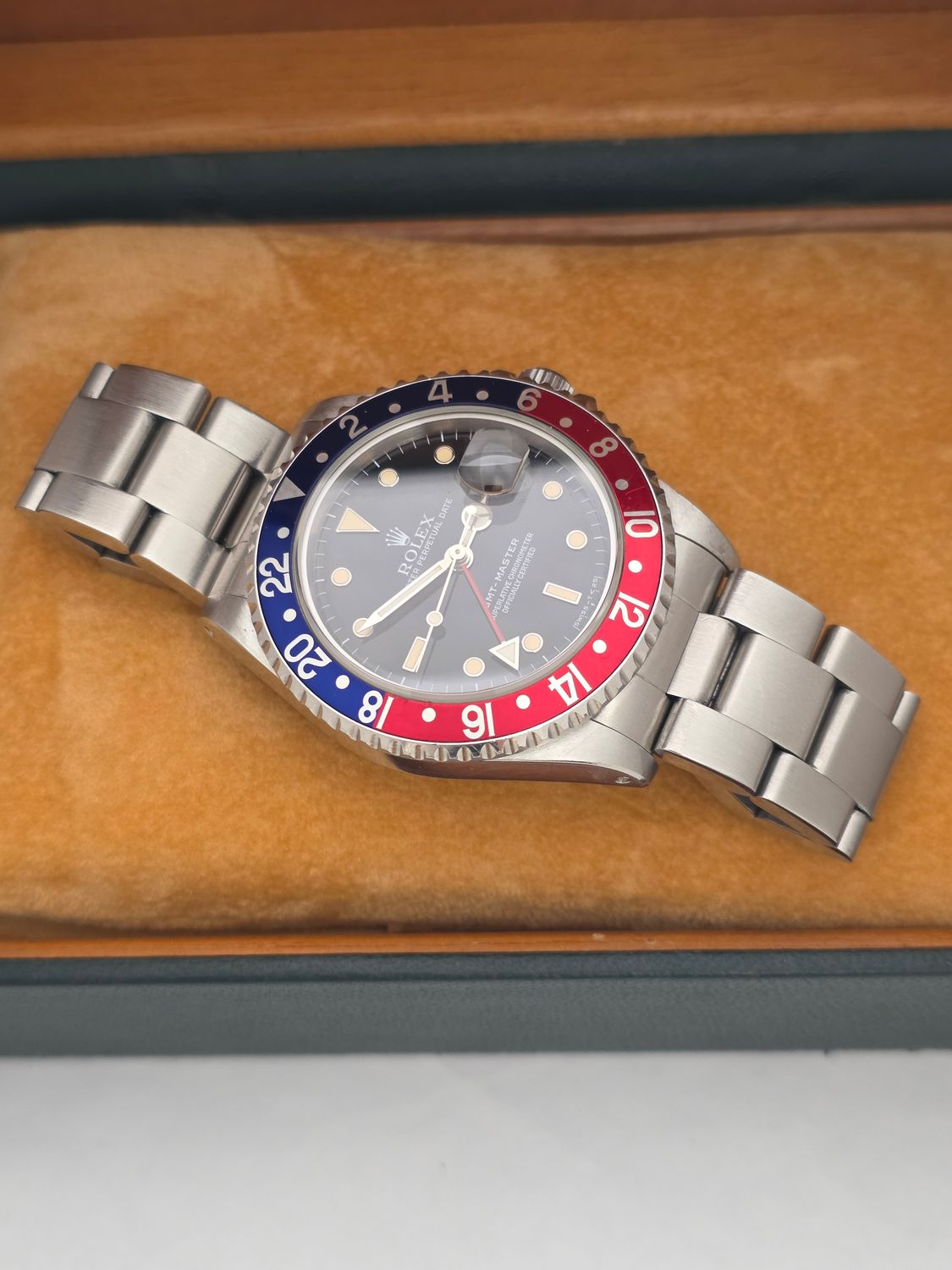 Rolex GMT Master 16700 'Pepsi Dial' - 1991 Box &amp; Papers, Unpolished