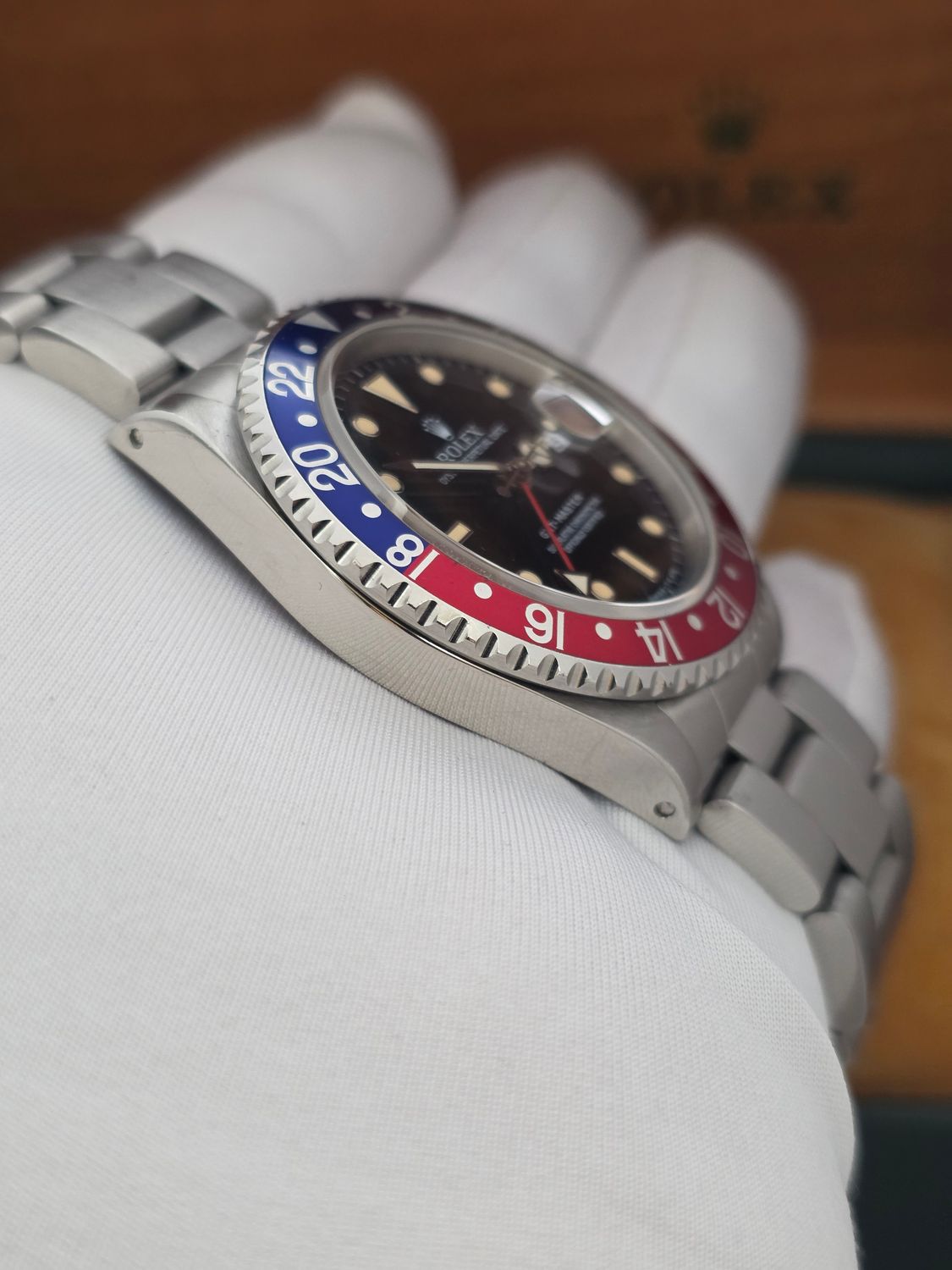Rolex GMT Master 16700 'Pepsi Dial' - 1991 Box &amp; Papers, Unpolished