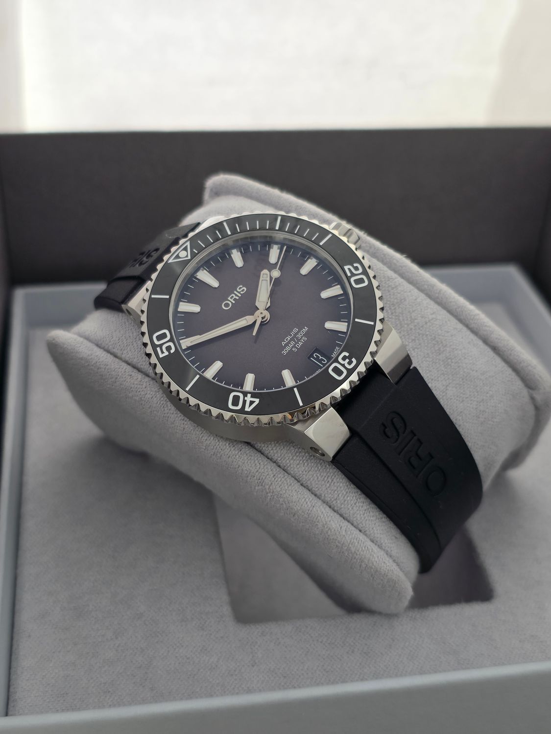 Oris Aquis Calibre 400 Grey Watch Ref: 01 400 7769 4154, 2025 Full Set
