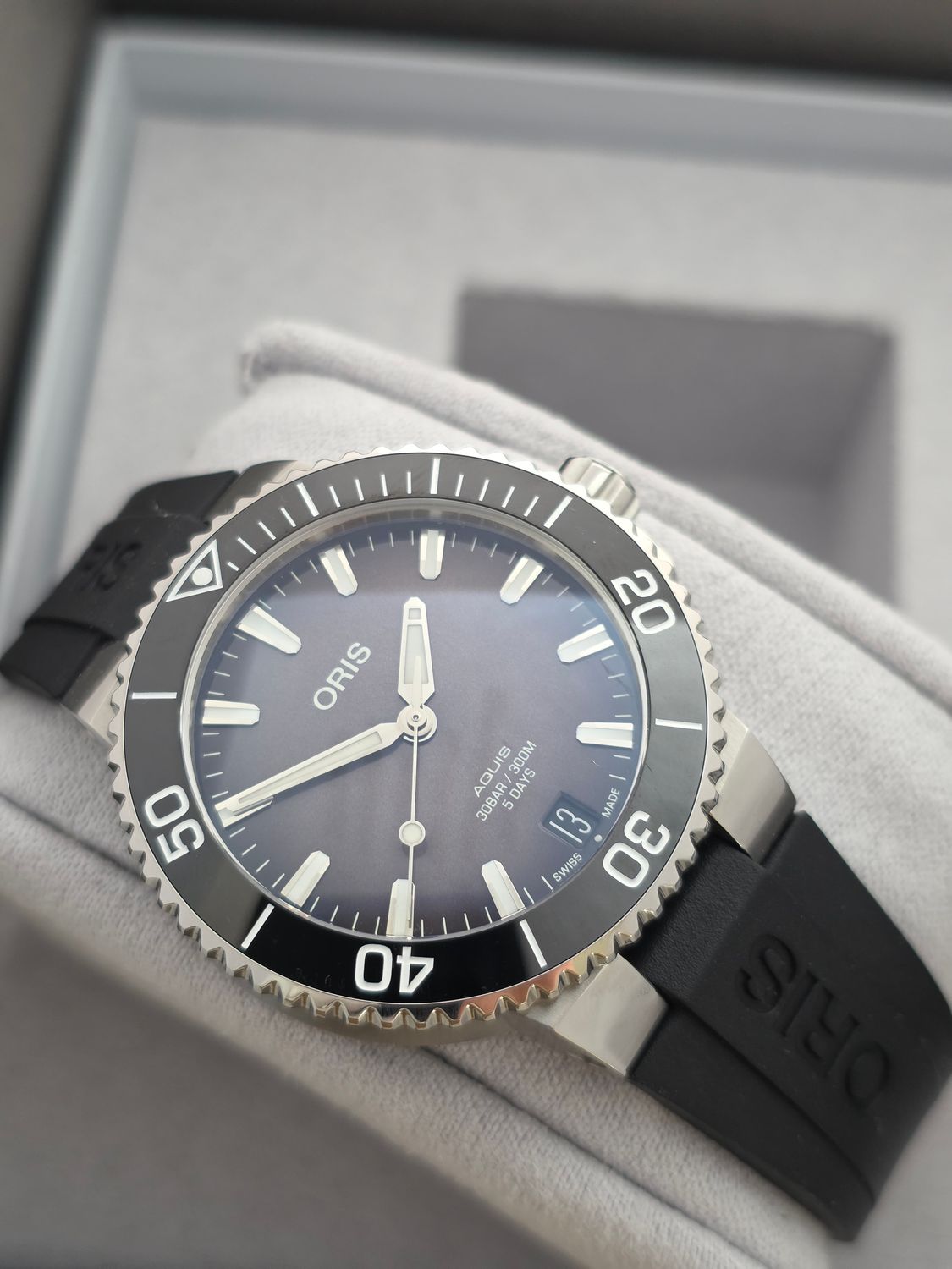 Oris Aquis Calibre 400 Grey Watch Ref: 01 400 7769 4154, 2025 Full Set