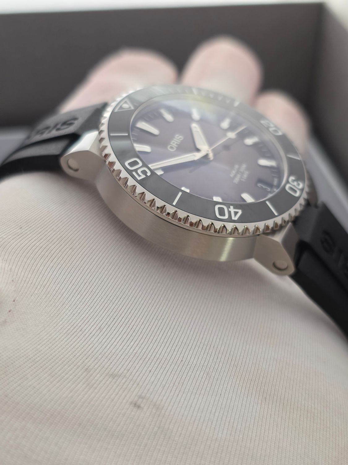 Oris Aquis Calibre 400 Grey Watch Ref: 01 400 7769 4154, 2025 Full Set