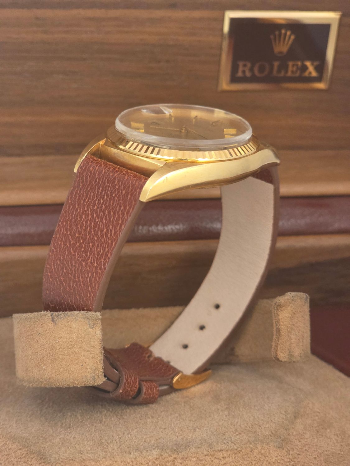 Rolex DayDate 1803 36mm, 18K Gold, Linen Dial, Circa 1972 Box &amp; Booklets