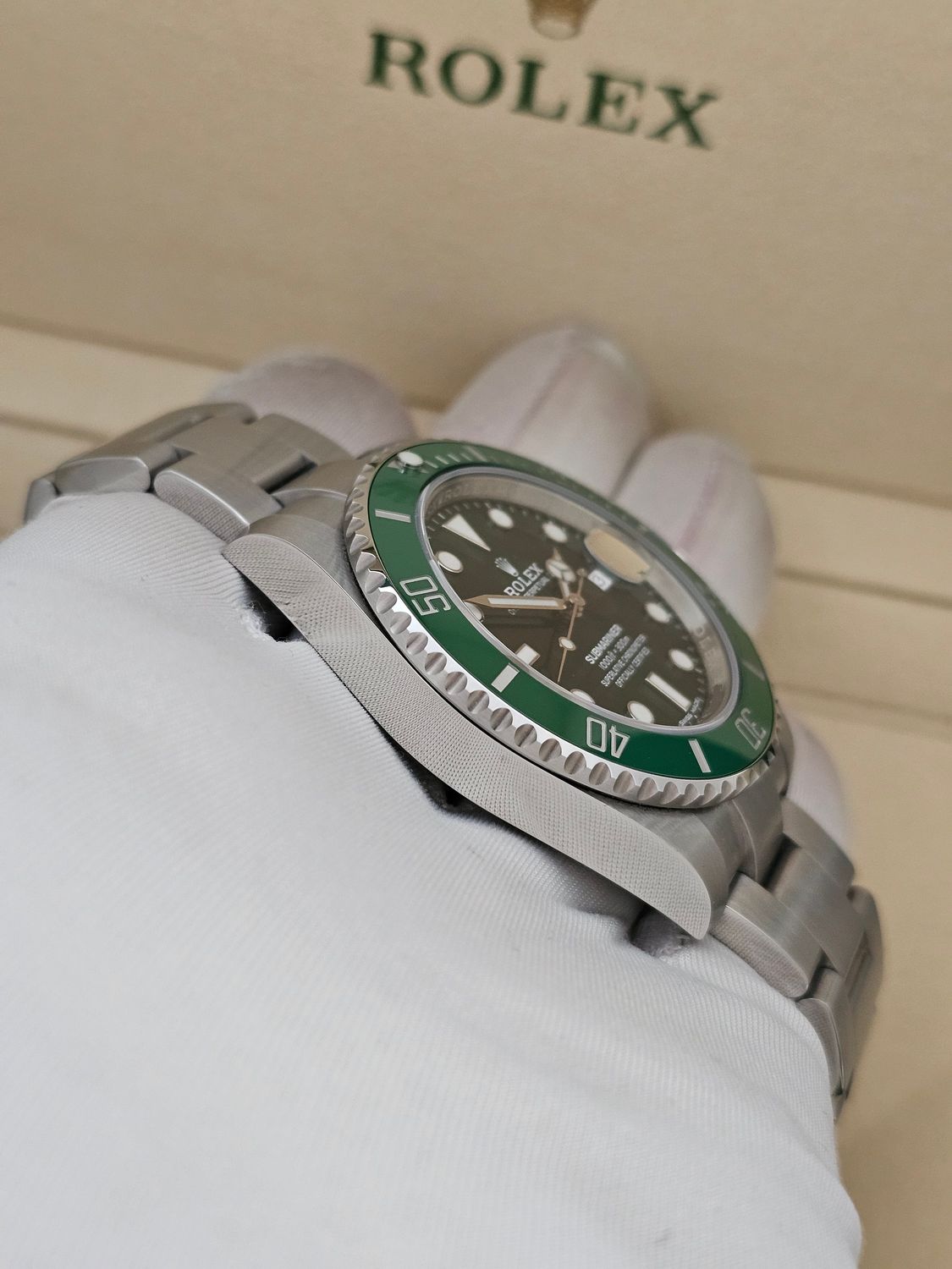 Rolex Submariner Date Watch 116610LV Green Hulk, 2018 Full Set, Excellent Cond