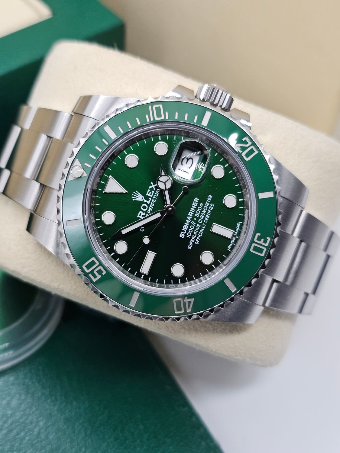 Rolex Submariner Date Watch 116610LV Green Hulk, 2018 Full Set, Excellent Cond