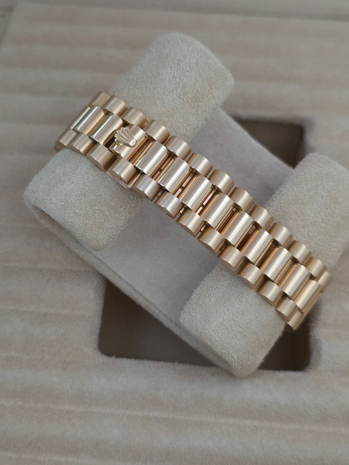 Rolex DayDate 18238 Gold Watch - Box &amp; Booklets Circa 1990
