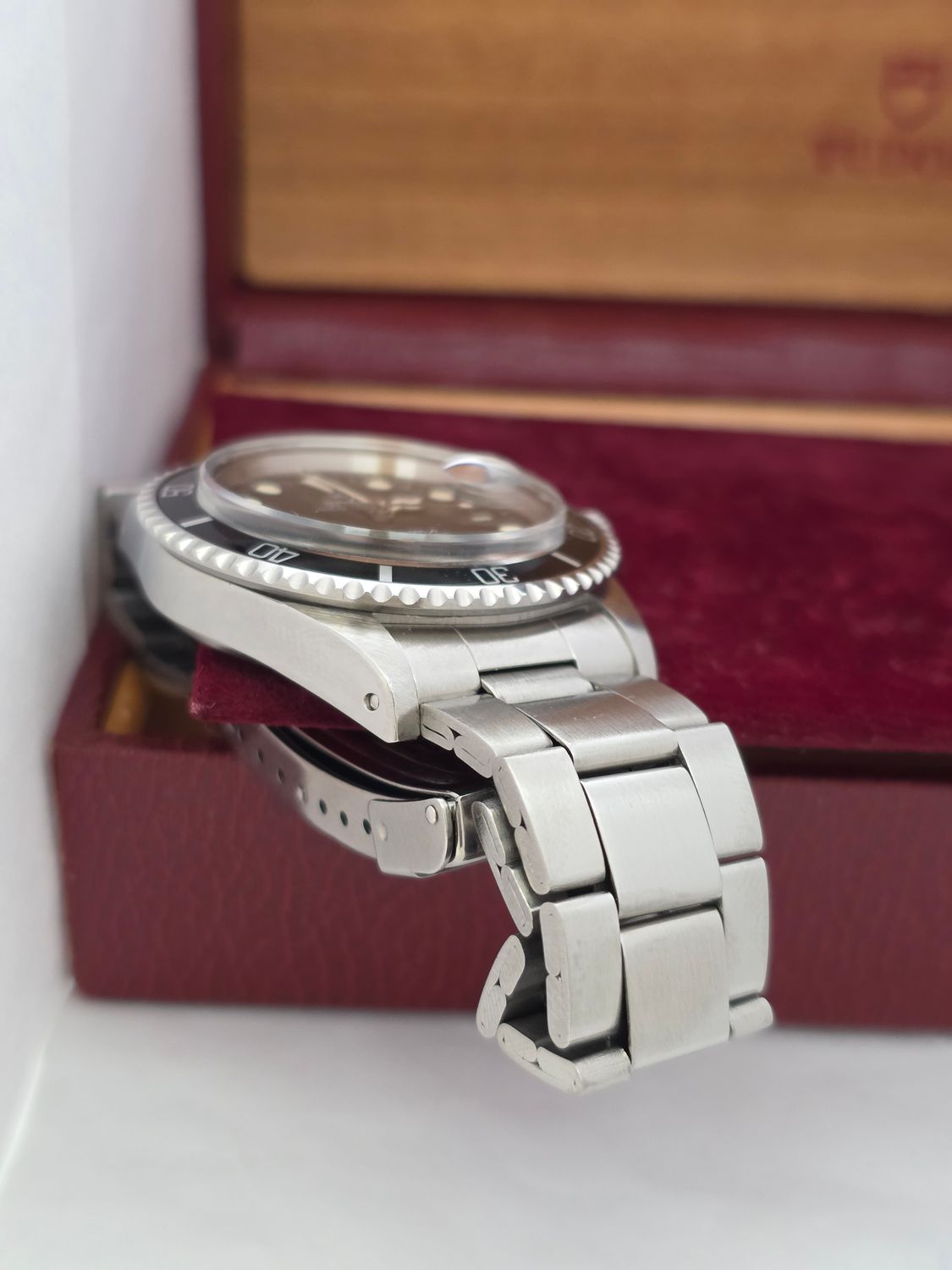 TUDOR Submariner Black Watch - Ref 79090 Circa 1990 virtually unpolished