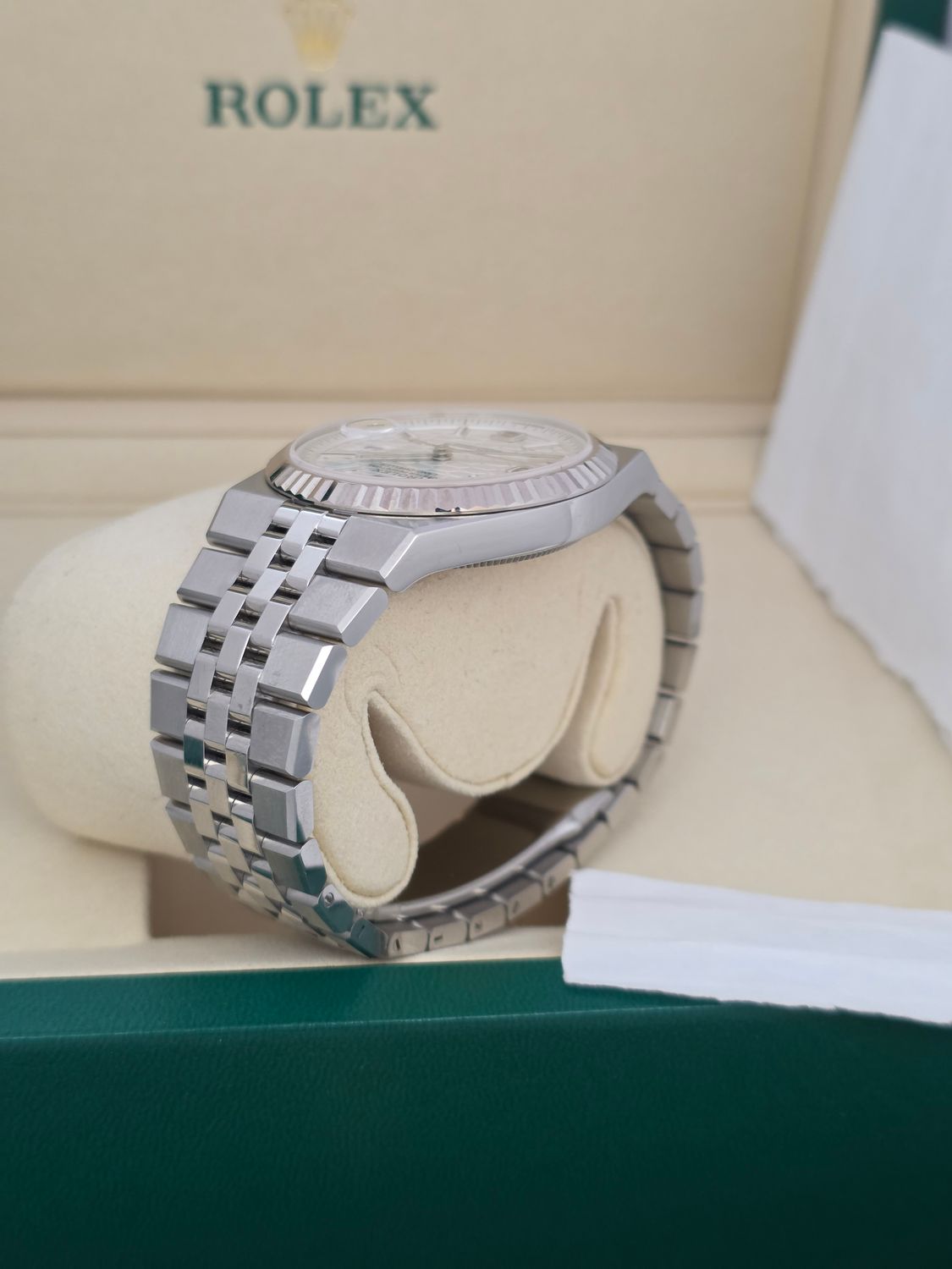 Rolex Land-Dweller 40mm 127334, 2025 Full Set Super Condition, 18k Gold Bezel