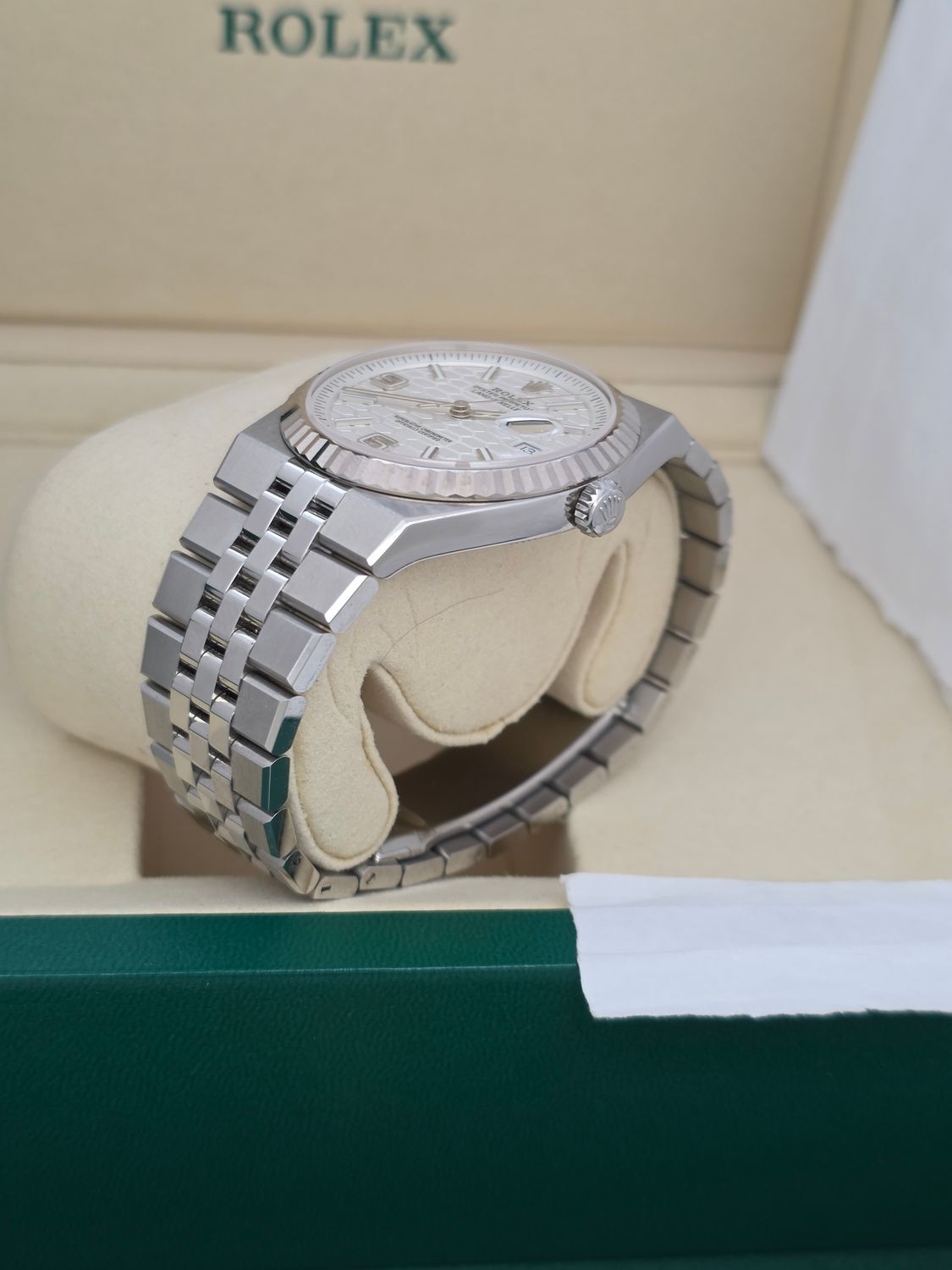 Rolex Land-Dweller 40mm 127334, 2025 Full Set Super Condition, 18k Gold Bezel