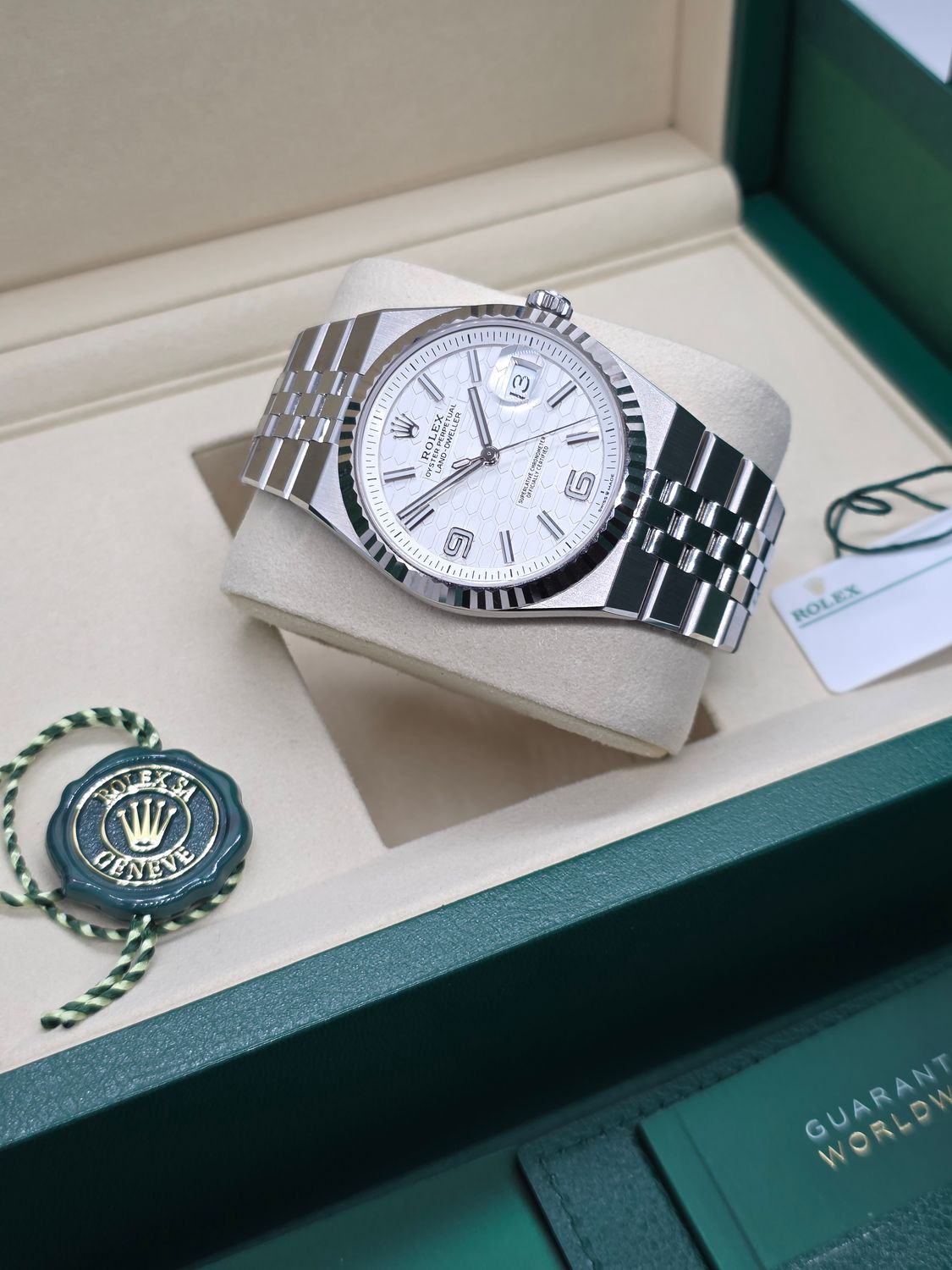 Rolex Land-Dweller 40mm 127334, 2025 Full Set Super Condition, 18k Gold Bezel
