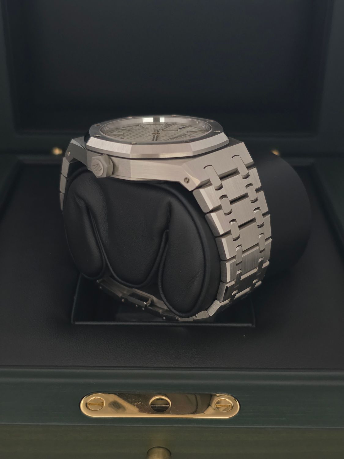 Audemars Piguet Royal Oak Silver Toned Dial, 15510ST.OO.1320ST.08, 2025 Full Set