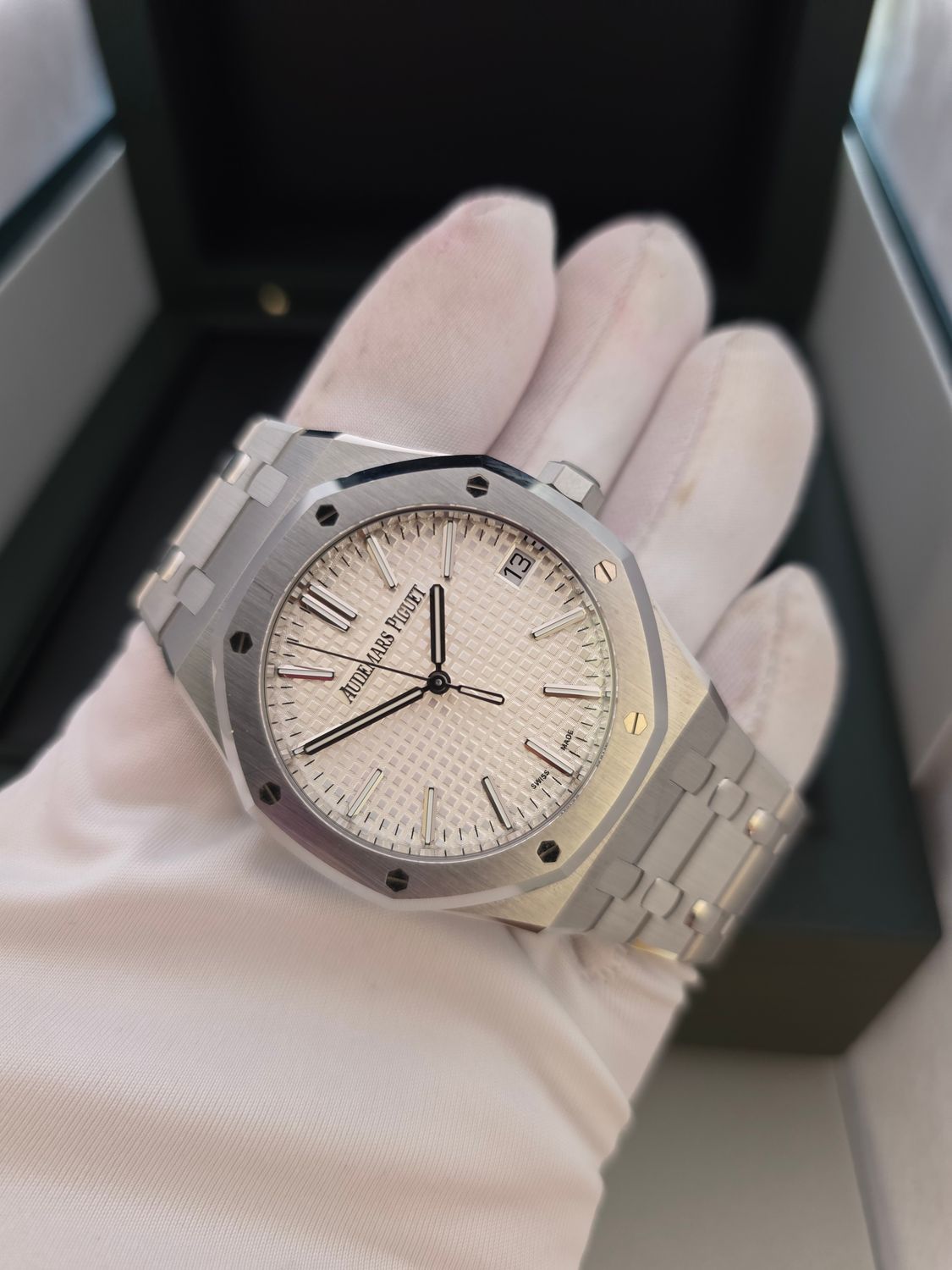 Audemars Piguet Royal Oak Silver Toned Dial, 15510ST.OO.1320ST.08, 2025 Full Set