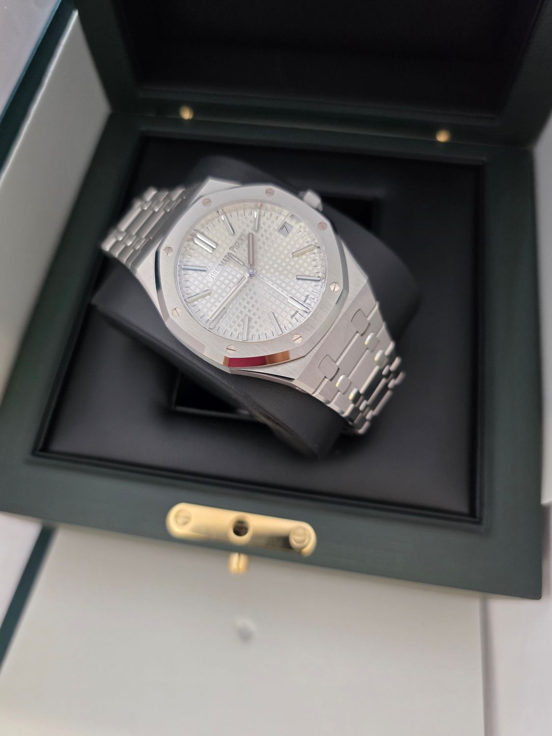 Audemars Piguet Royal Oak Silver Toned Dial, 15510ST.OO.1320ST.08, 2025 Full Set