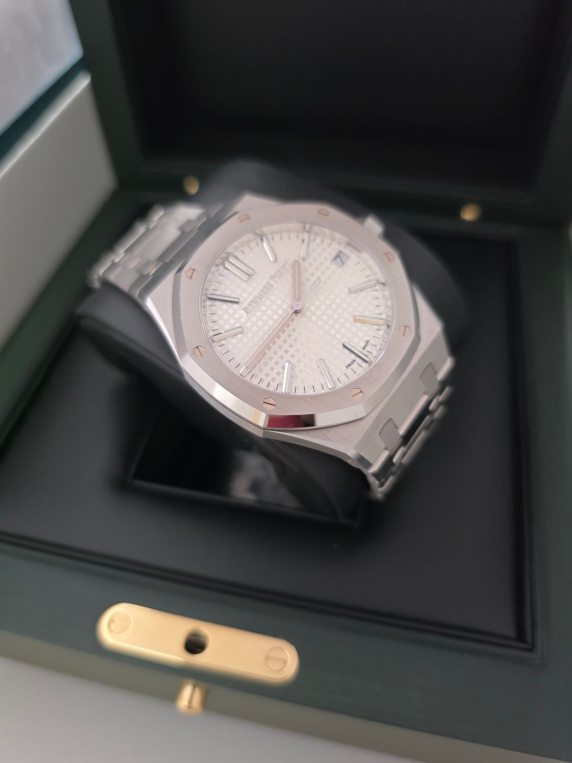 Audemars Piguet Royal Oak Silver Toned Dial, 15510ST.OO.1320ST.08, 2025 Full Set