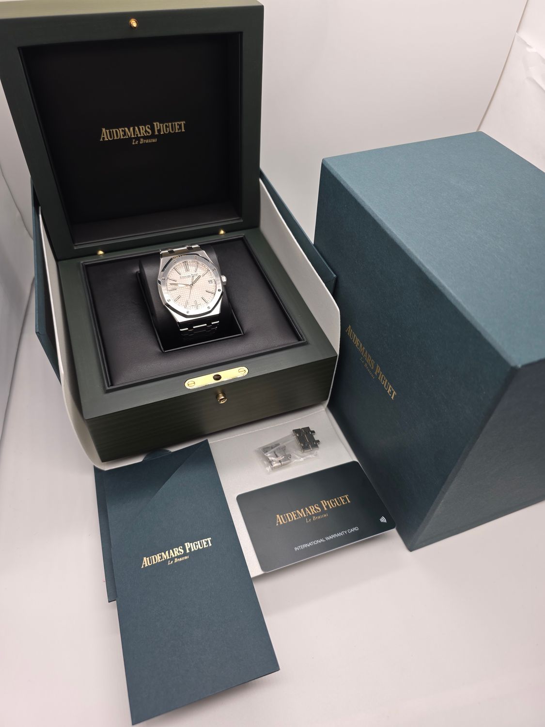 Audemars Piguet Royal Oak Silver Toned Dial, 15510ST.OO.1320ST.08, 2025 Full Set