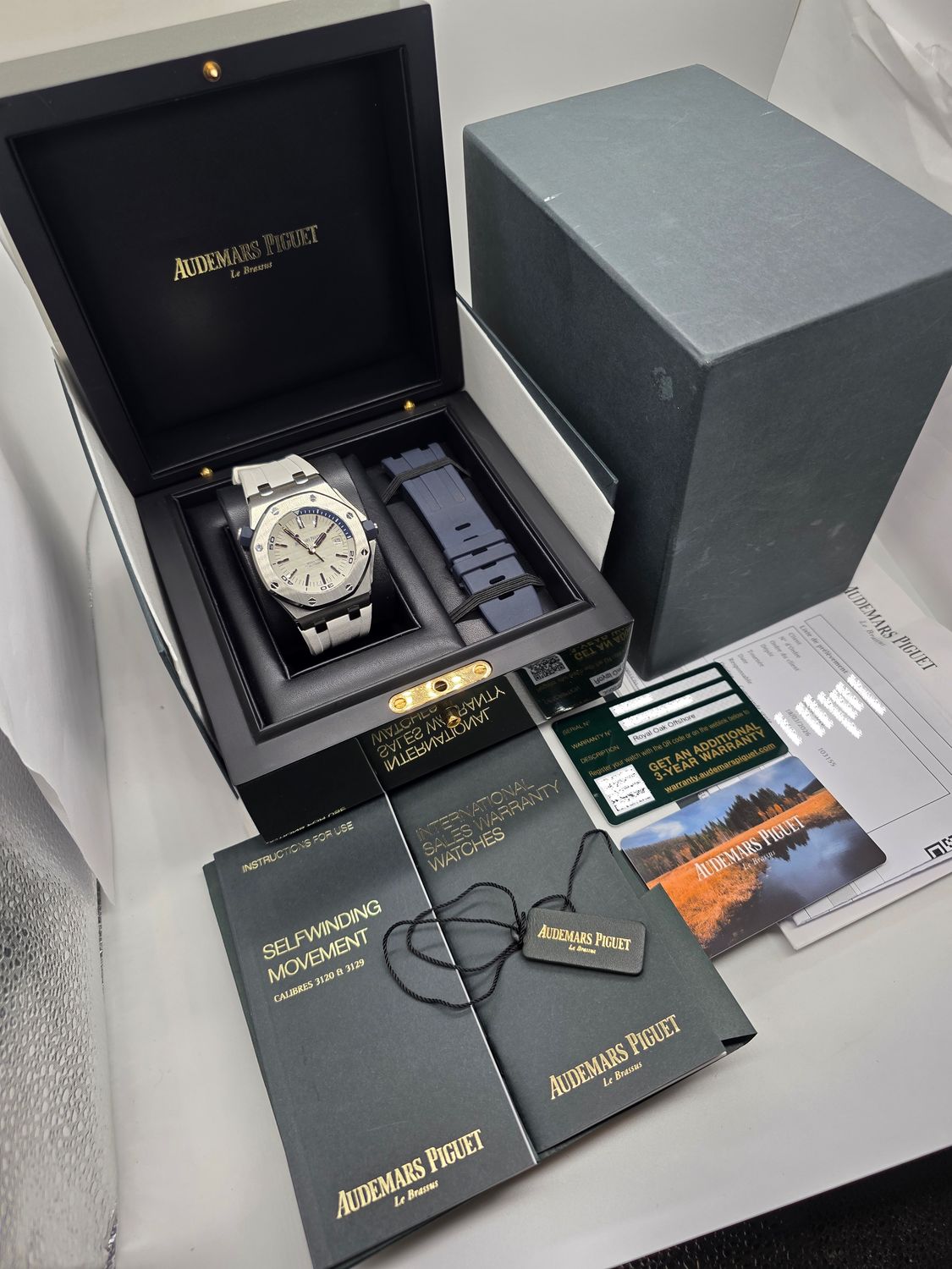 Audemars Piguet 15710ST Royal Oak Offshore White - 2019 Full Set, Super Example