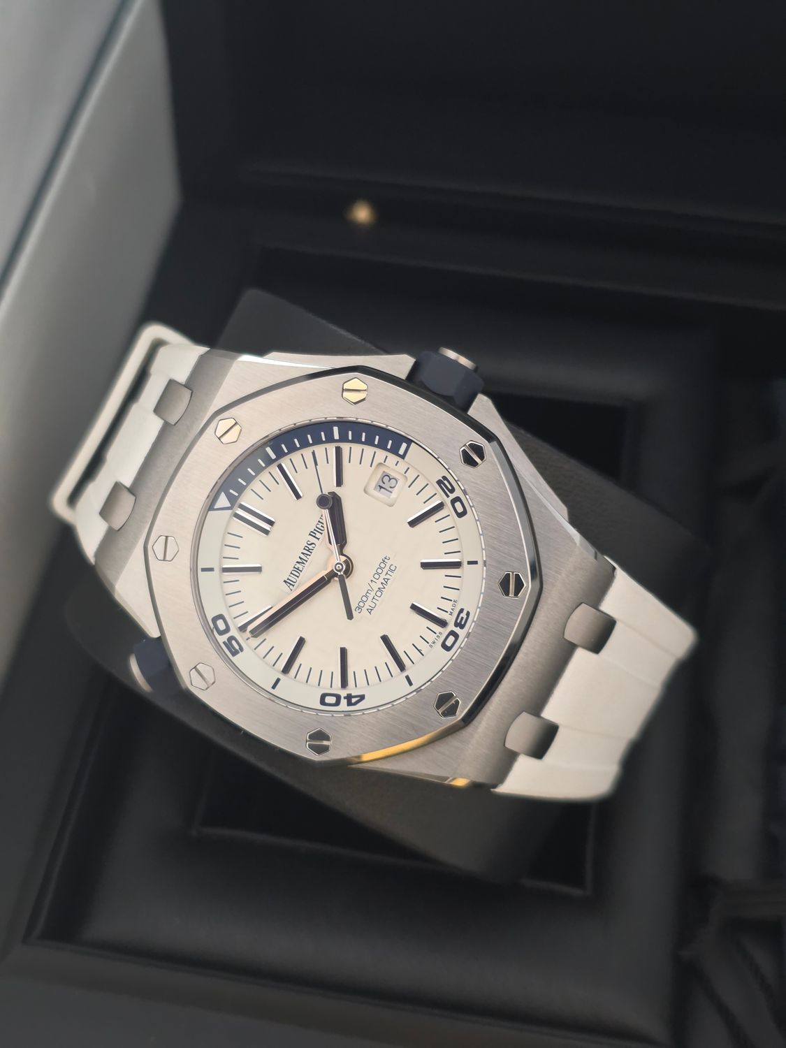 Audemars Piguet 15710ST Royal Oak Offshore White - 2019 Full Set, Super Example
