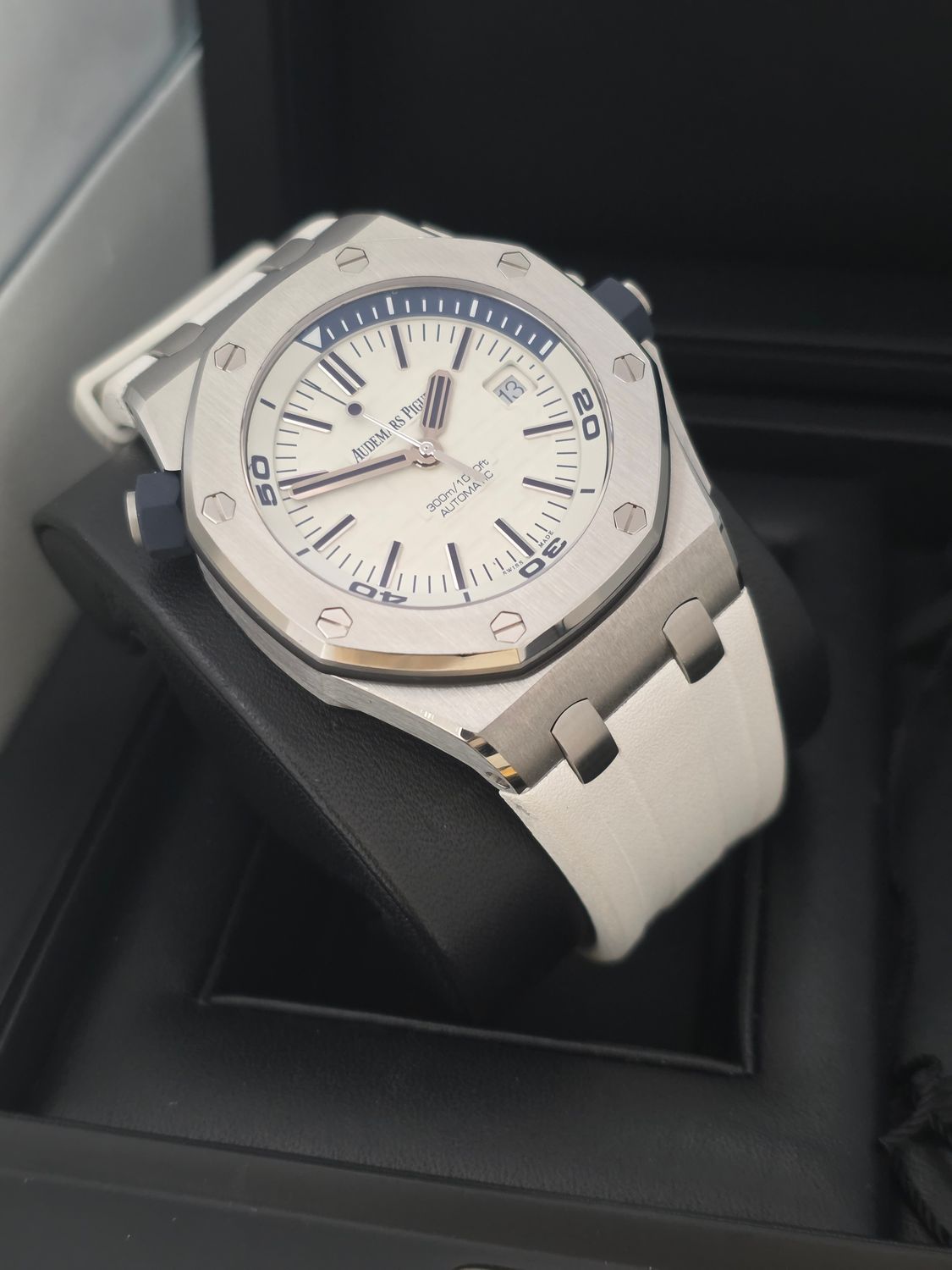 Audemars Piguet 15710ST Royal Oak Offshore White - 2019 Full Set, Super Example